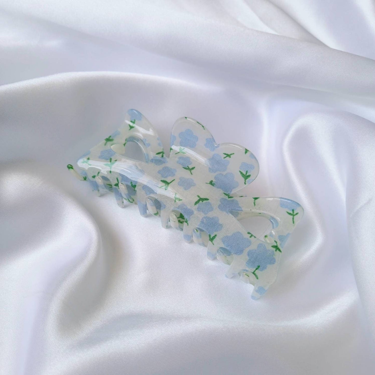 Large Blue Flower Hair Claw - Blue Hair Clip,Blue Hair Accessories,Blue Hair Claw,Flower Hair Clips,Funky Hair Clip,Hair Clips In The UK