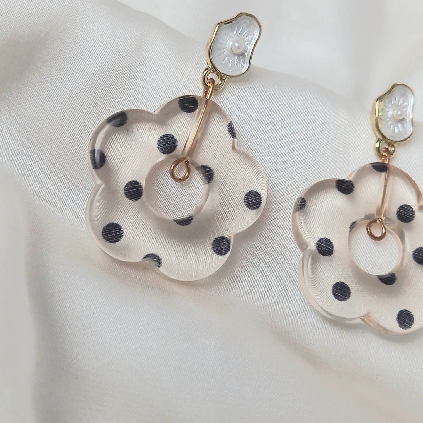 Spotty Flower Drop Earrings - Flower Earrings In The UK,Flower Jewlellery In The UK,Retro Earrings,70's Earrings,Spotty Earrings, Floral