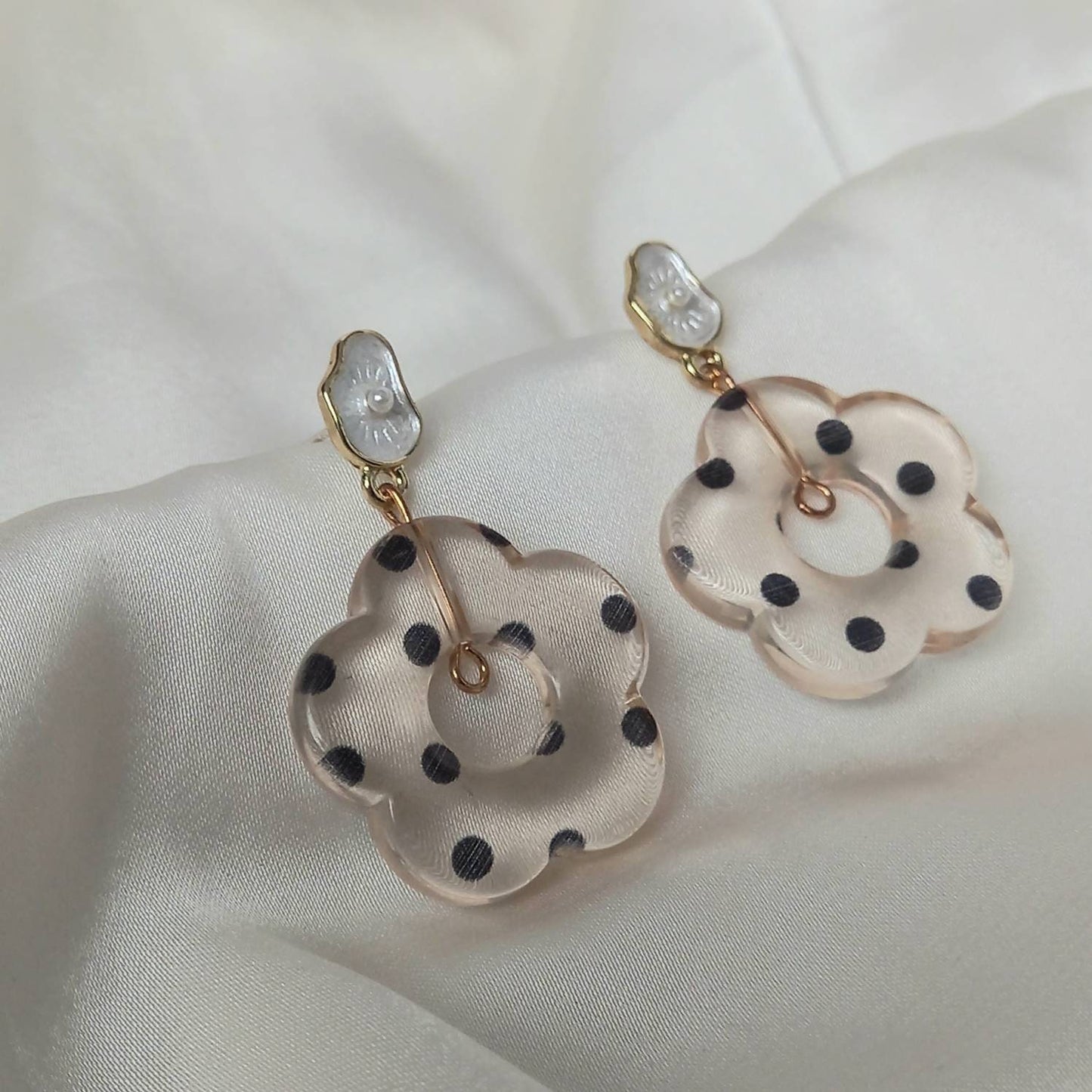 Spotty Flower Drop Earrings - Flower Earrings In The UK,Flower Jewlellery In The UK,Retro Earrings,70's Earrings,Spotty Earrings, Floral