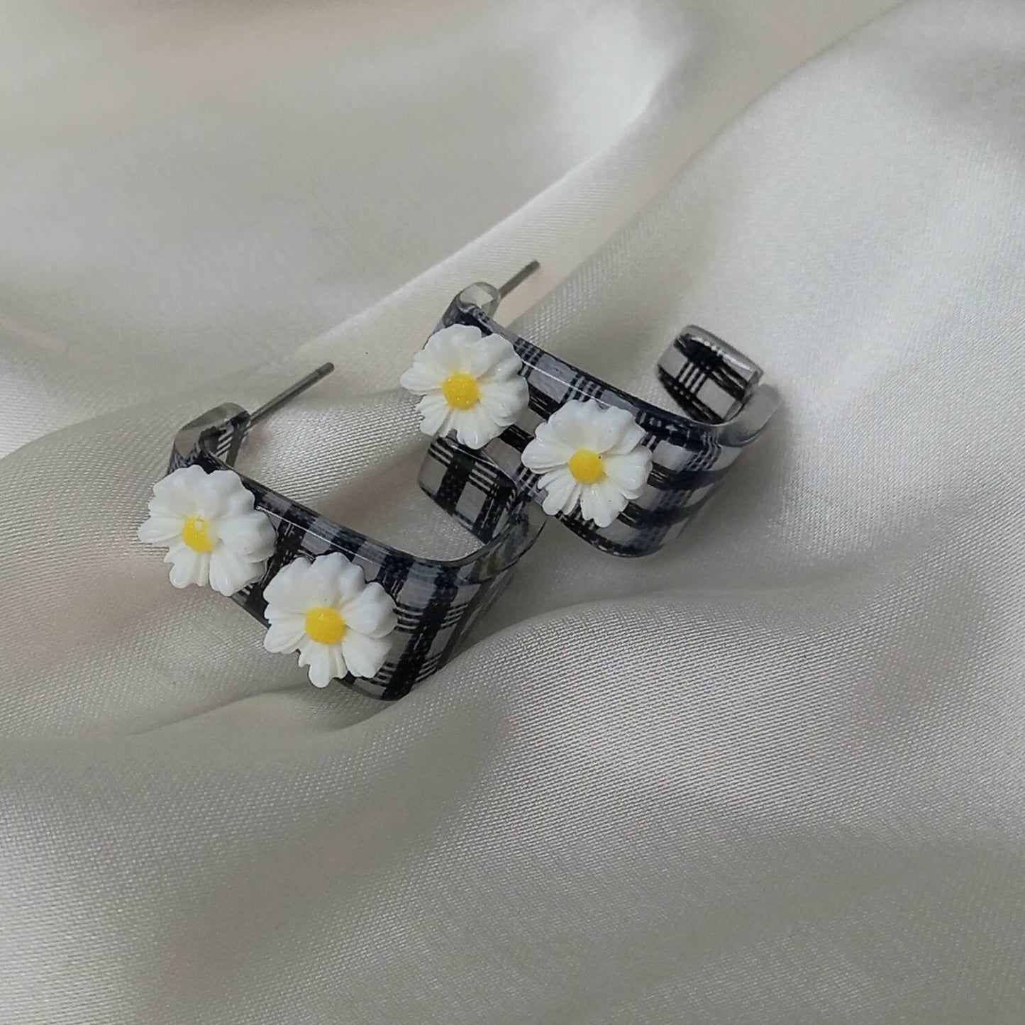 Daisy Square Hoop Earrings - Flower Earrings,Checkered Earrings, Square Hoops, Funky Hoop Earrings, Retro Hoop EarringsFlower Jewlellery