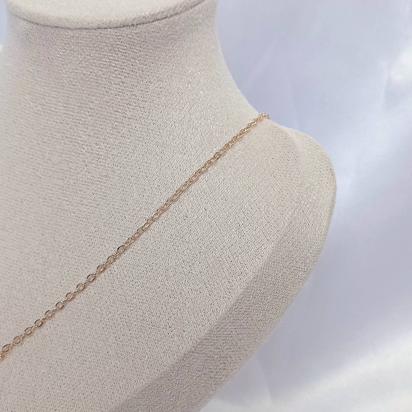 Gold Knot Chain Necklace - Gold Necklaces In The UK,Gold Jewellery In The UK,Knot Necklace,Knot Jewellery,Fine Gold Necklace,Fine Chain