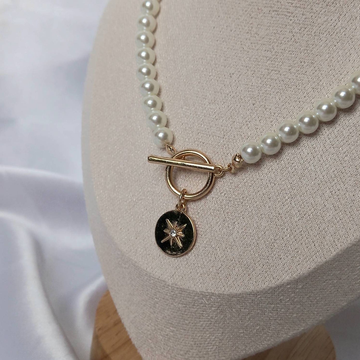 Faux Pearl Necklace - Pearl Jewellery,Beaded Necklace,Bead Necklace,Classy Necklaces,Cute Necklaces,Chunky Necklaces,Chunky Jewellery
