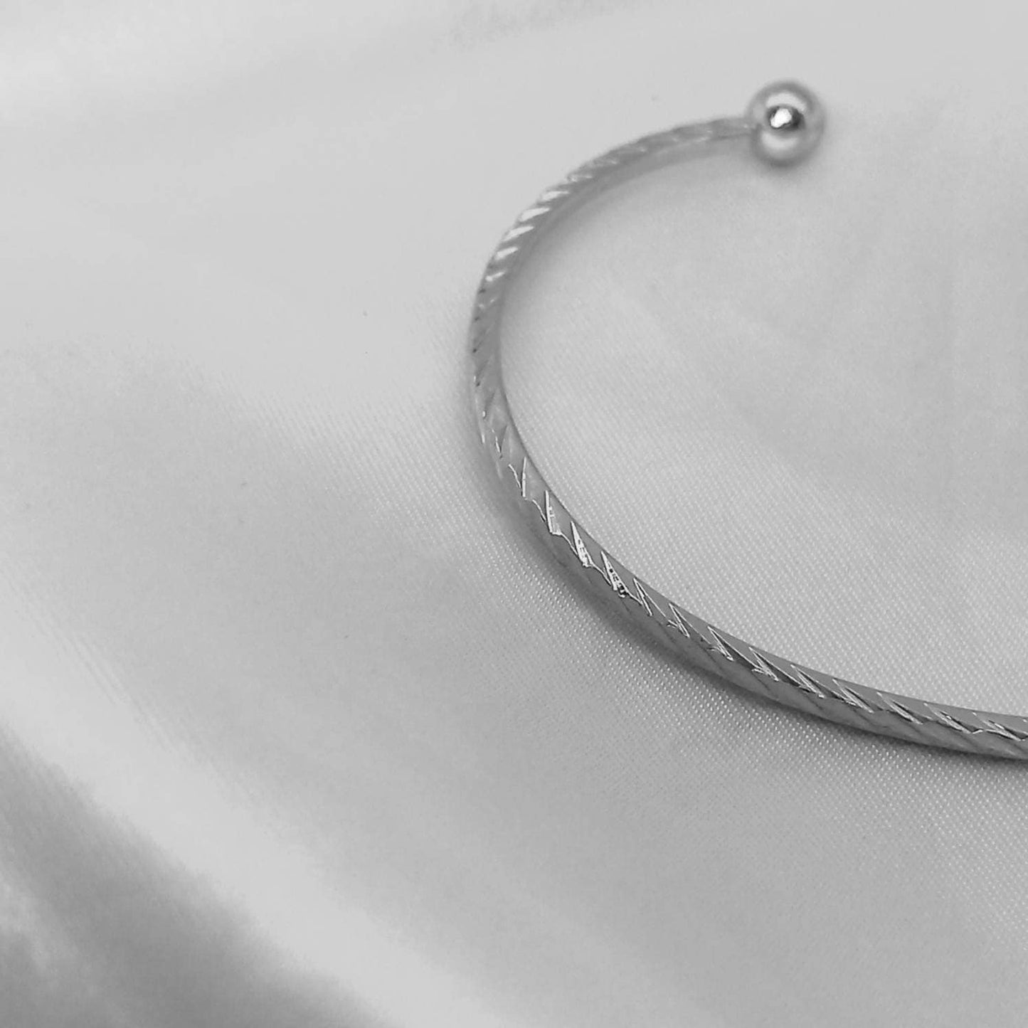 Silver Bangle Bracelet - Fine Silver Bangle,Thin Silver Bangle,Silver Jewellery In The UK,Silver Bangles In The UK,Silver Bracelet In The UK