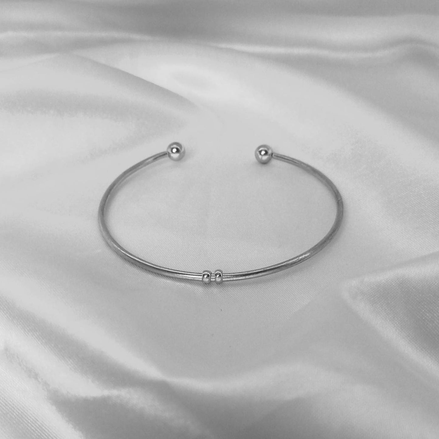 Silver Bangle Bracelet - Fine Silver Bangle,Thin Silver Bangle,Silver Jewellery In The UK,Silver Bangles In The UK,Silver Bracelet In The UK