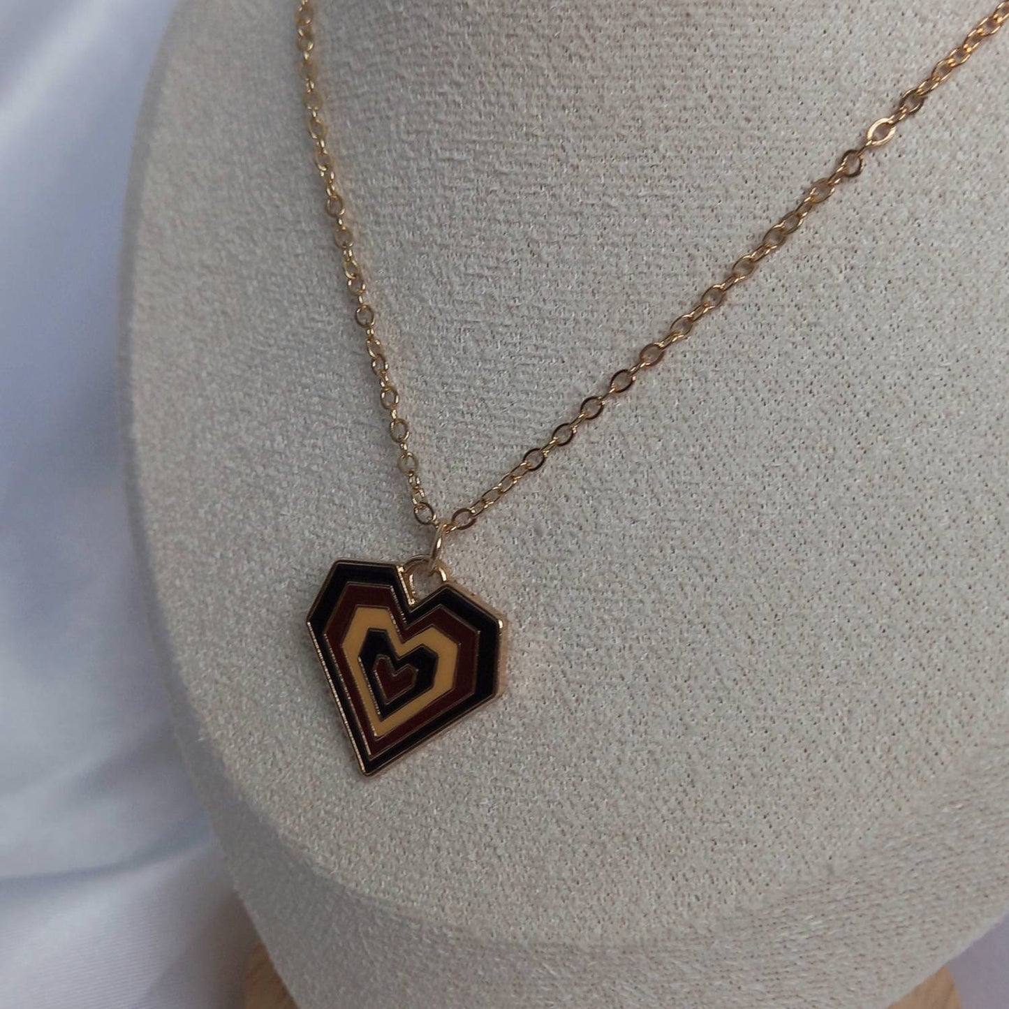 Brown & Gold Retro Heart Necklace -  70's Style Necklace,Vintage Style,Gold Necklaces In The UK,Heart Jewellery,Heart Necklaces In The UK