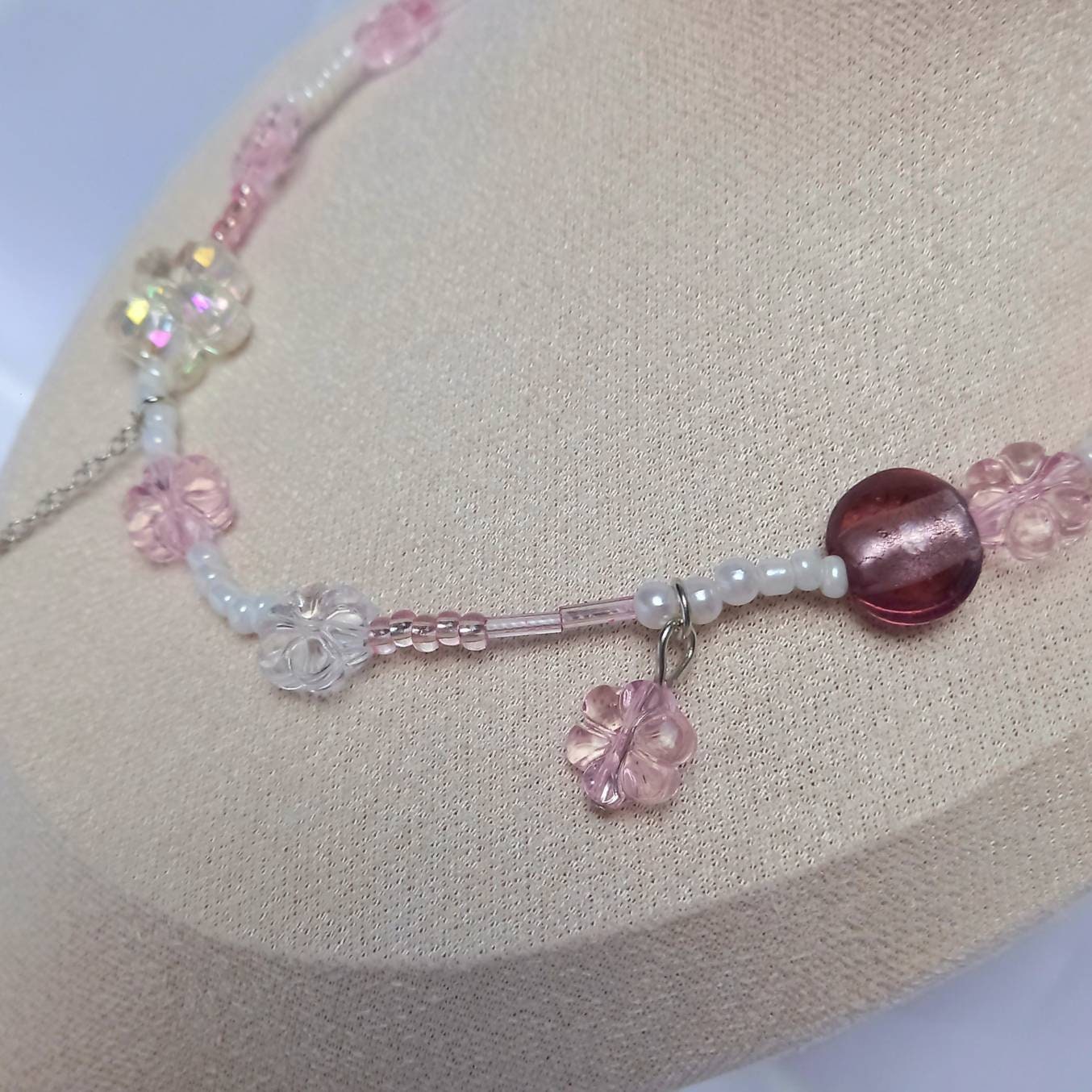 Pink Floral Bead Necklace - Chunky Necklace,Chunky Jewellery,Pink Beaded Necklace,Pink Bead Jewellery,Pink Bead Necklace,Flower Necklace