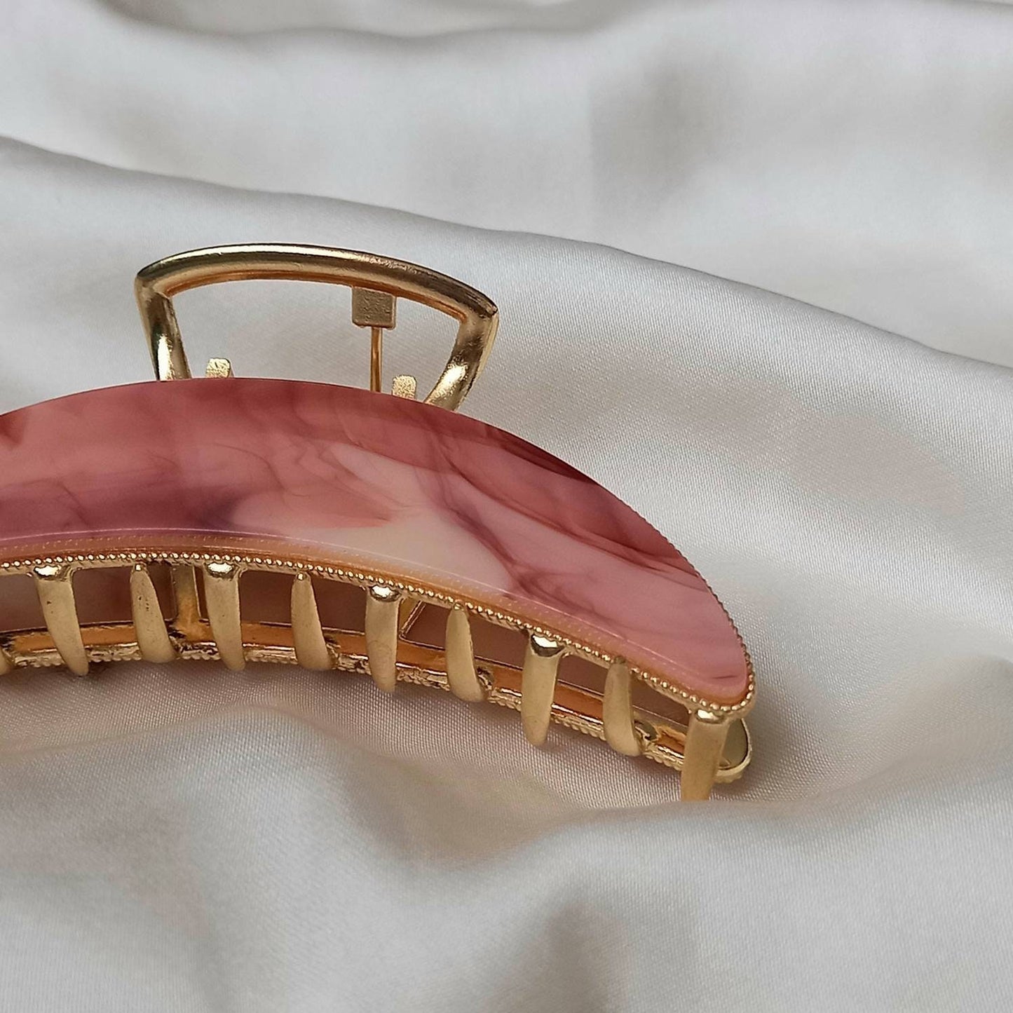 Small Red Hair Claw- Red Hair Clip,Red Hair Accessories,Red Hair Claw In The UK,Curved Hair Clips,Funky Hair Clip,Red Hair Clips In The UK