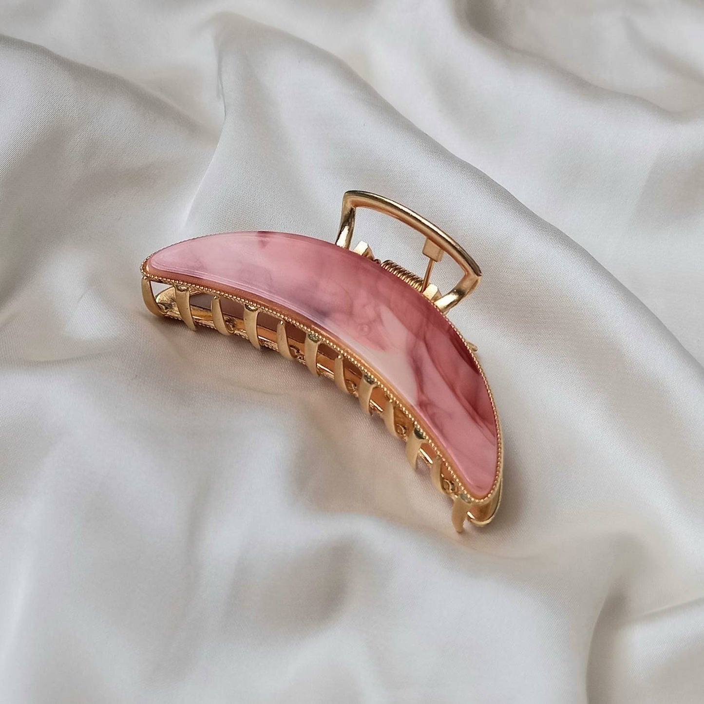 Small Red Hair Claw- Red Hair Clip,Red Hair Accessories,Red Hair Claw In The UK,Curved Hair Clips,Funky Hair Clip,Red Hair Clips In The UK