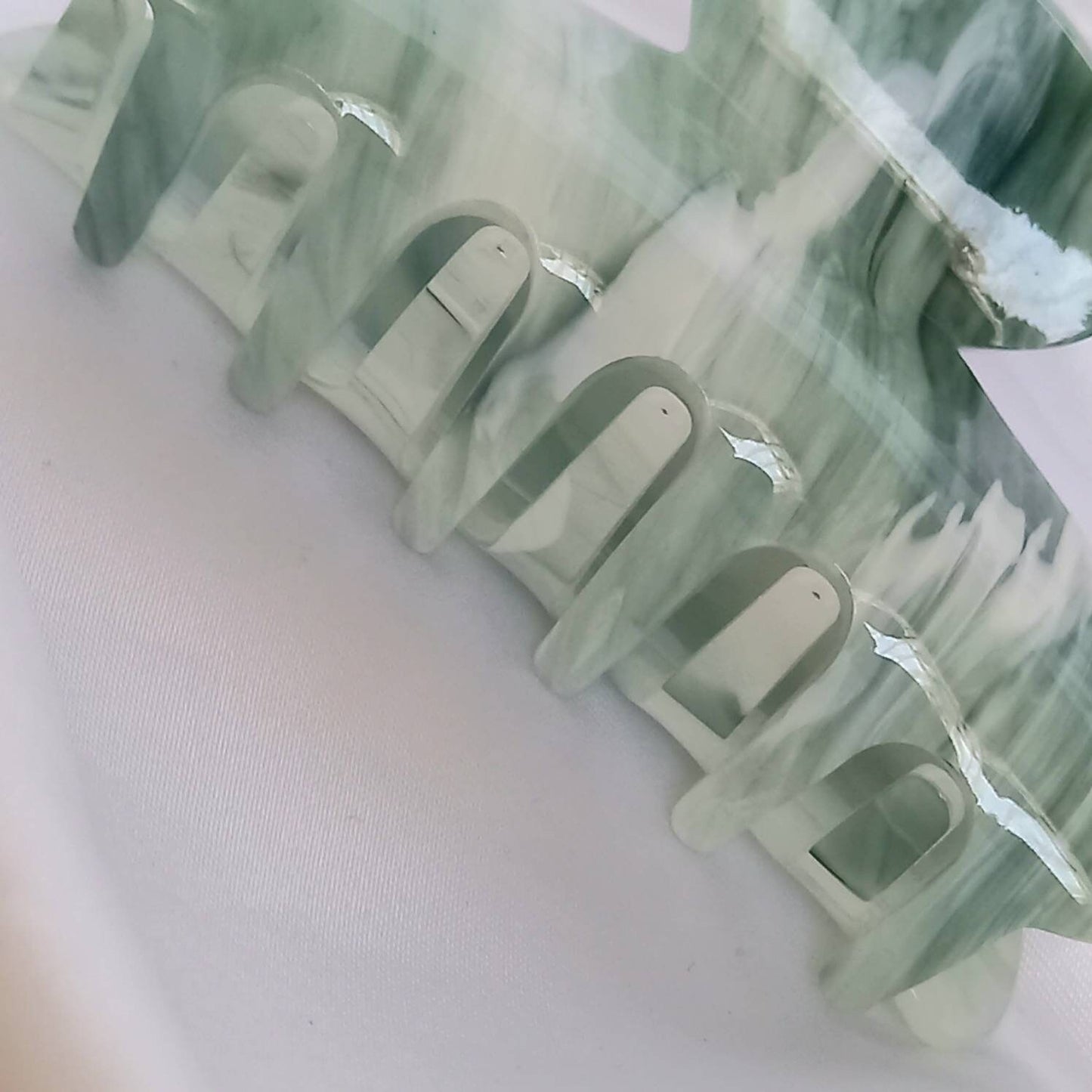 Green Hair Clamp- Hair Clip, Green Hair Accessories, Green Hair Claw, Minimalistic Hair Clips, Funky Hair Clip, Green Hair Clips In The UK