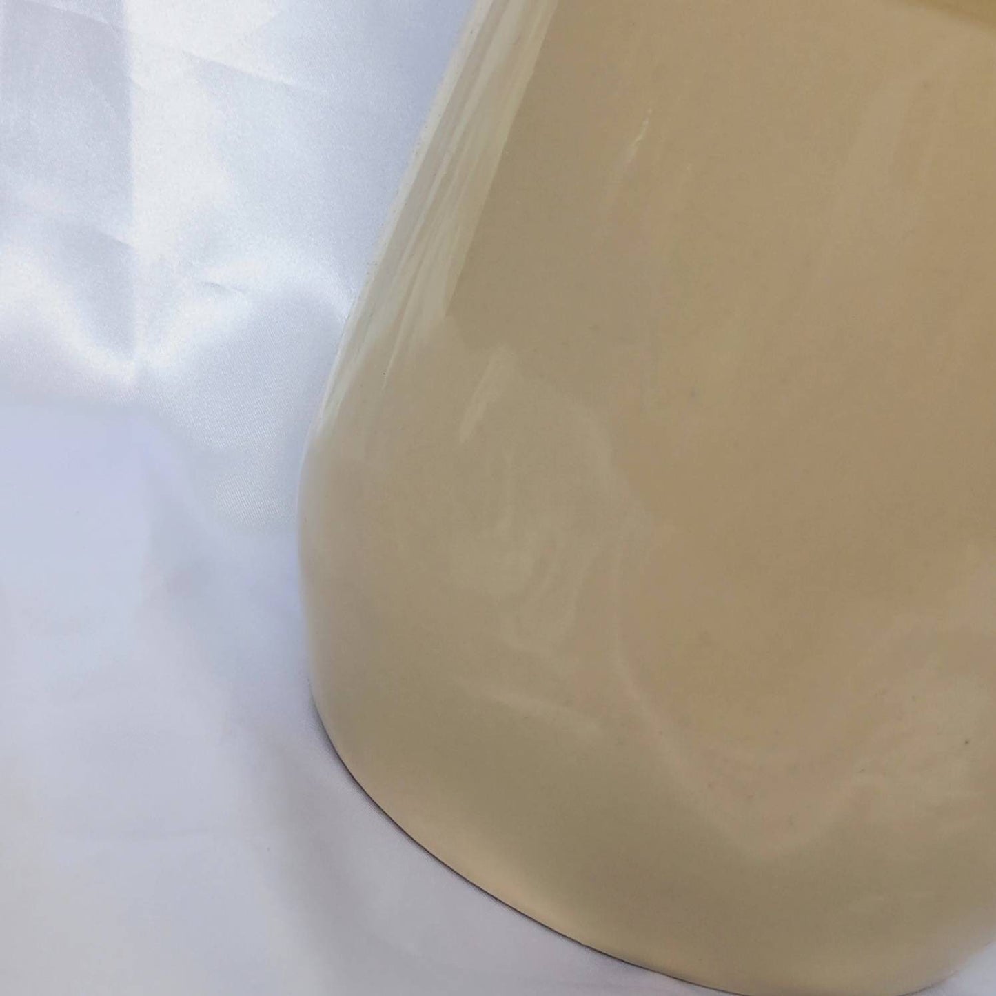 Ceramic Reactive Glaze Vase - Cream Vase,Reactive Glaze Ceramics,Flower Arranging,Homeware In The UK,Flowers,Home Decor In The UK