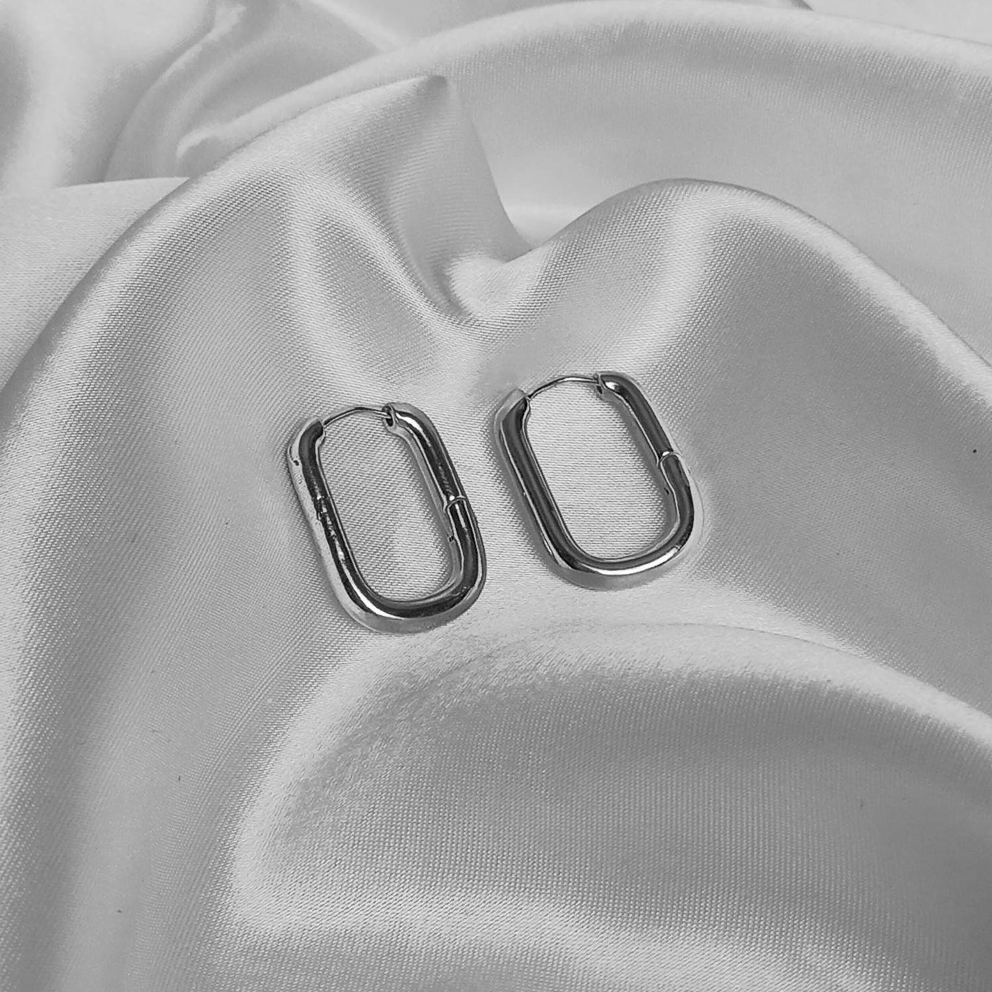 Silver Hoop Earrings - Oval Earrings,Silver Earrings In The UK,Silver Jewellery In The UK,Silver Hoops,Silver Huggies,Minimalist Earrings