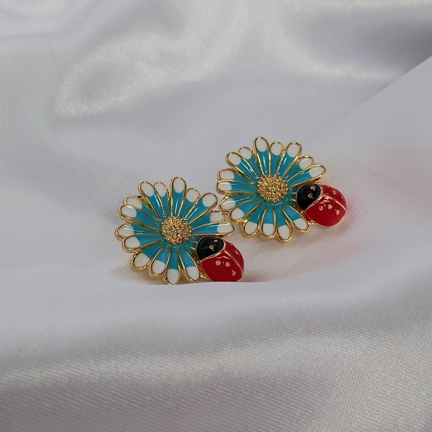 Flower Stud Earrings - Flower Earrings,Flower Jewlellery,Ladybug Earrings,Ladybug Jewellery,Daisy Earrings,Daisy Jewellery,Gold Earrings