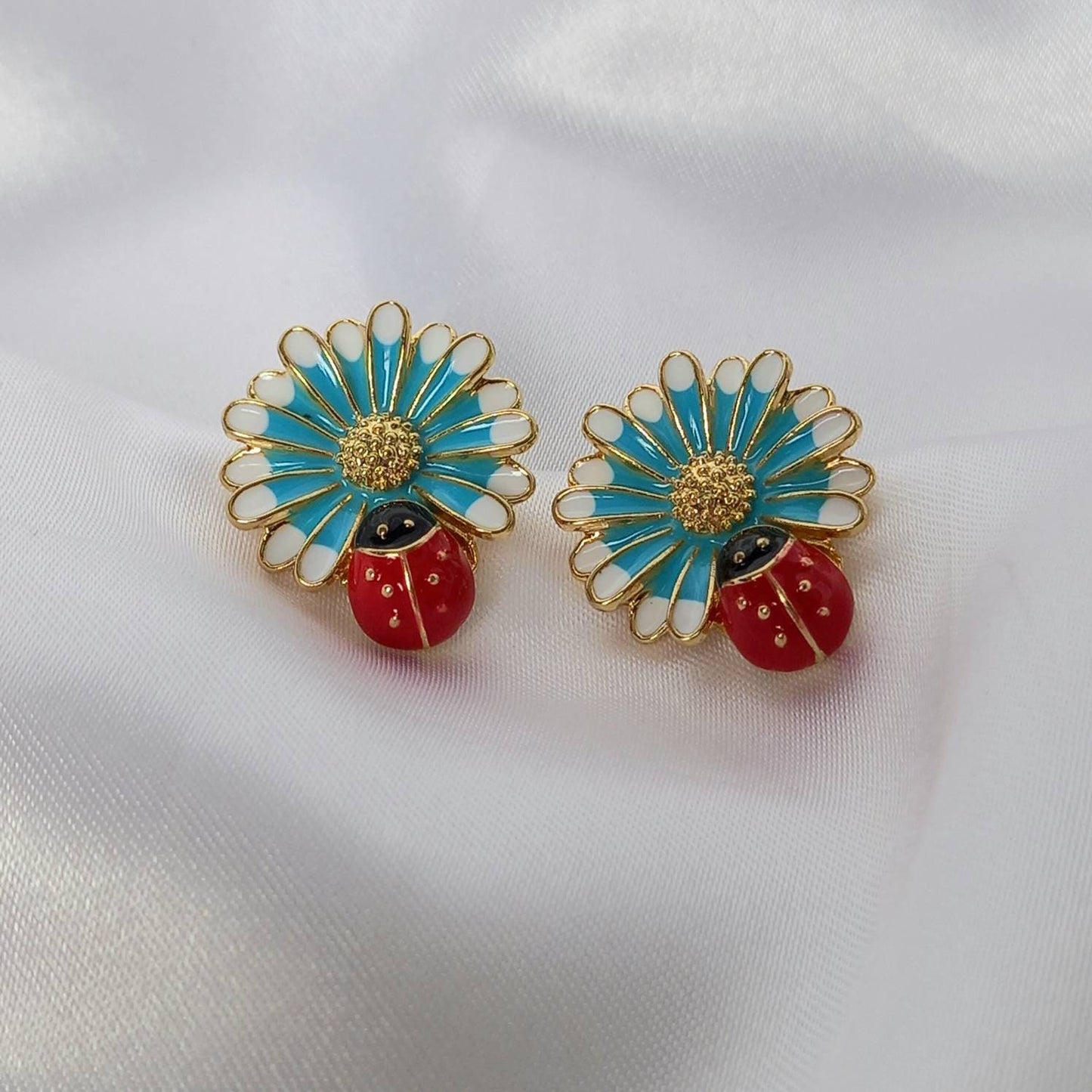 Flower Stud Earrings - Flower Earrings,Flower Jewlellery,Ladybug Earrings,Ladybug Jewellery,Daisy Earrings,Daisy Jewellery,Gold Earrings