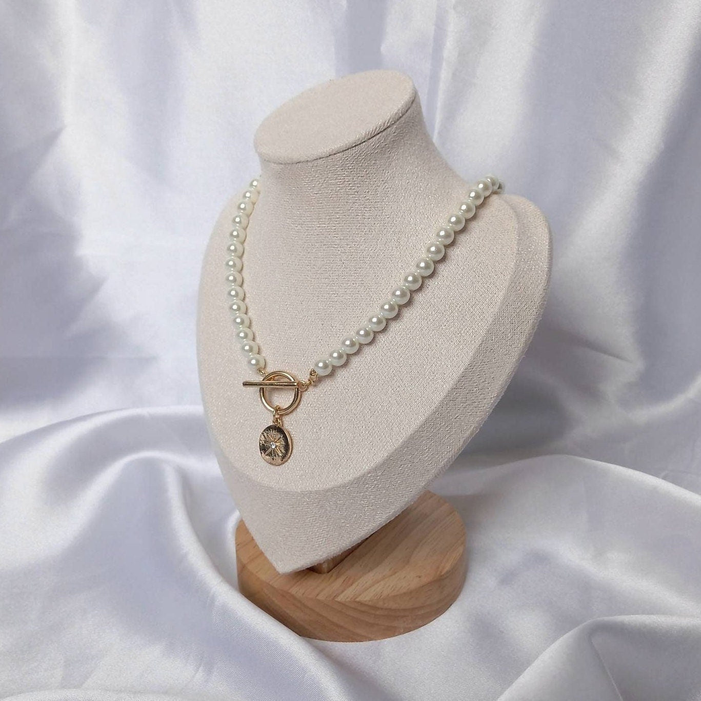 Faux Pearl Necklace - Pearl Jewellery,Beaded Necklace,Bead Necklace,Classy Necklaces,Cute Necklaces,Chunky Necklaces,Chunky Jewellery