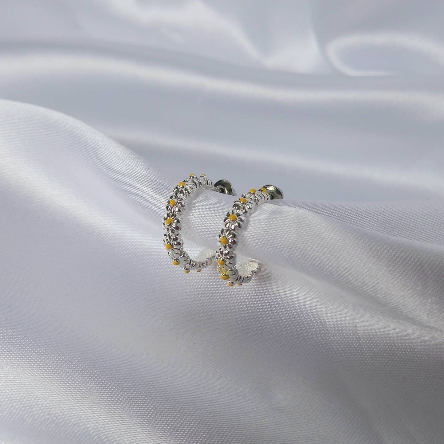 Silver Daisy Hoop Earrings - Silver Hoop Earrings,Flower Earrings,Flower Hoop Earrings In The UK,Daisy Earrings,Flower Jewellery In The UK