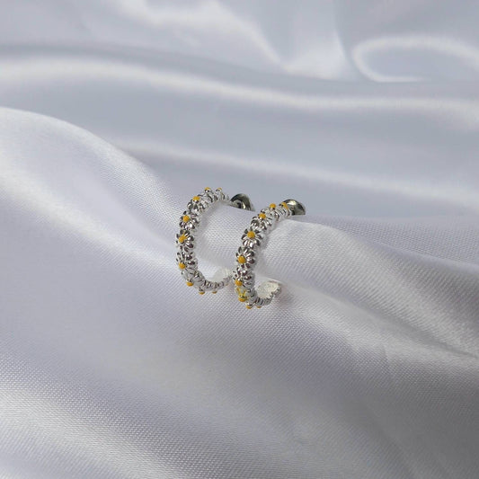Silver Daisy Hoop Earrings - Silver Hoop Earrings,Flower Earrings,Flower Hoop Earrings In The UK,Daisy Earrings,Flower Jewellery In The UK
