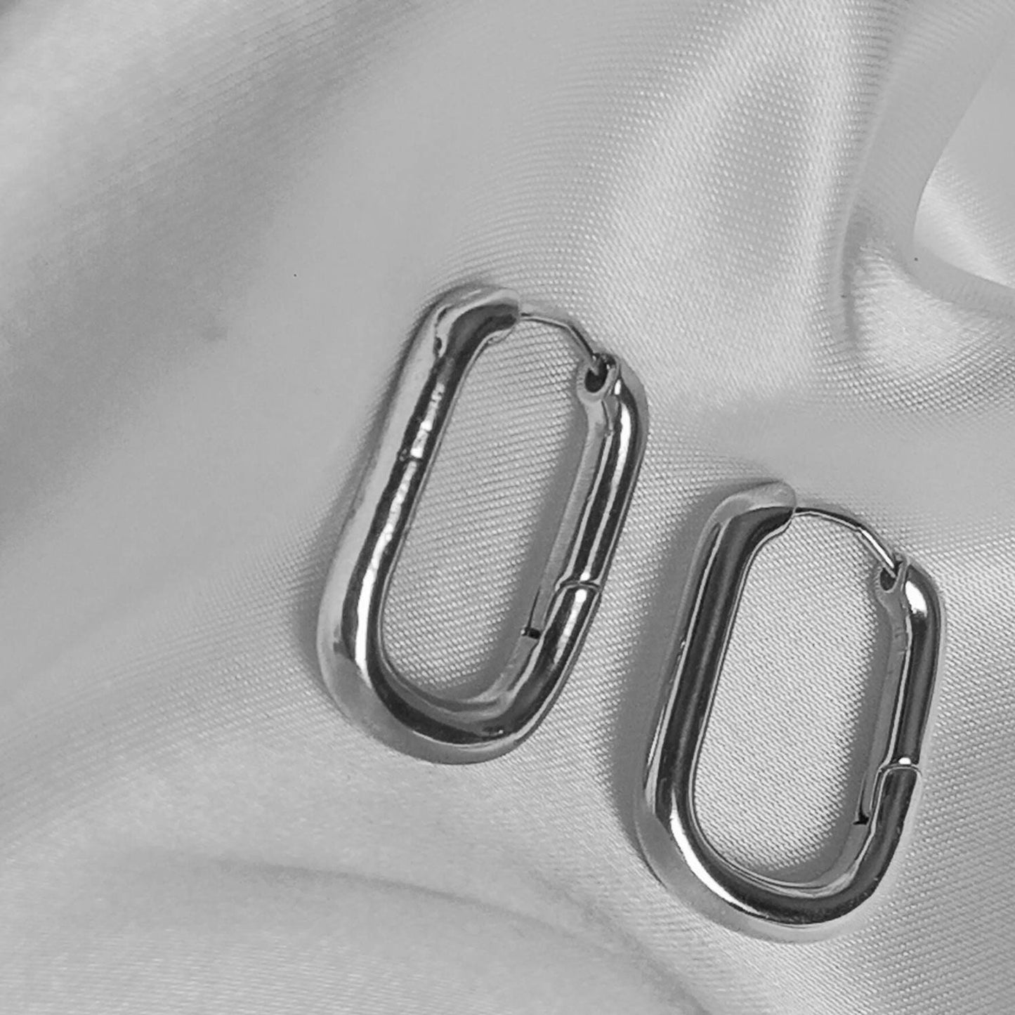 Silver Hoop Earrings - Oval Earrings,Silver Earrings In The UK,Silver Jewellery In The UK,Silver Hoops,Silver Huggies,Minimalist Earrings