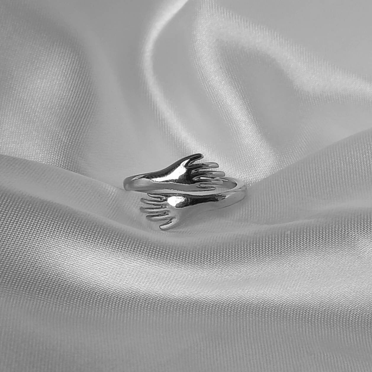 Silver Plated Hands Ring - Silver Hug Ring,Silver Rings In The UK,Hugging Hand Ring,Silver Minimalist Ring,Friendship,Wrap Adjustable Ring