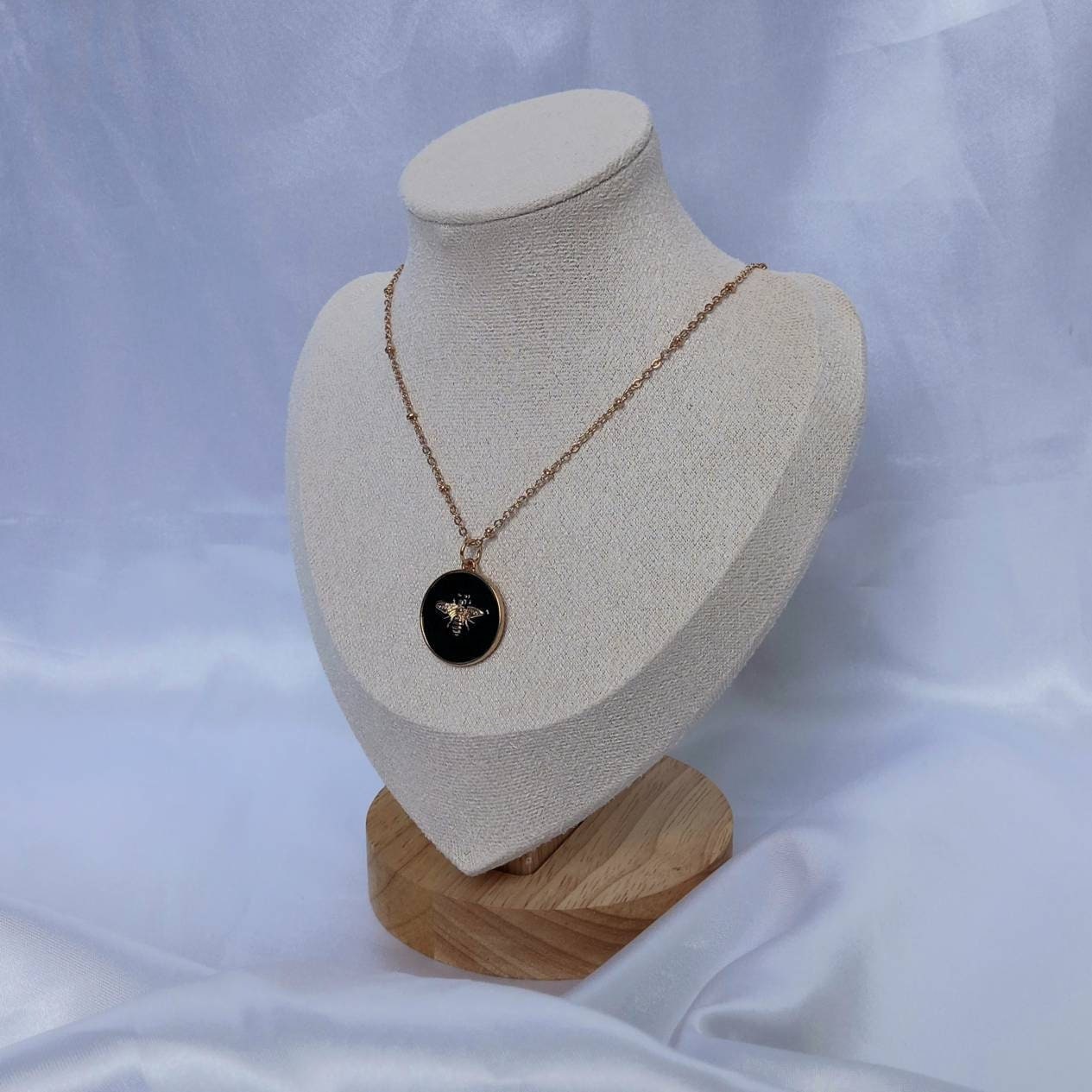 Gold Bumble Bee Necklace - Gold Jewellery In The UK,Black Bee Necklace,Bee Jewelley,Gold Necklace In The UK,Gold Bee Necklace,Gifts For Her