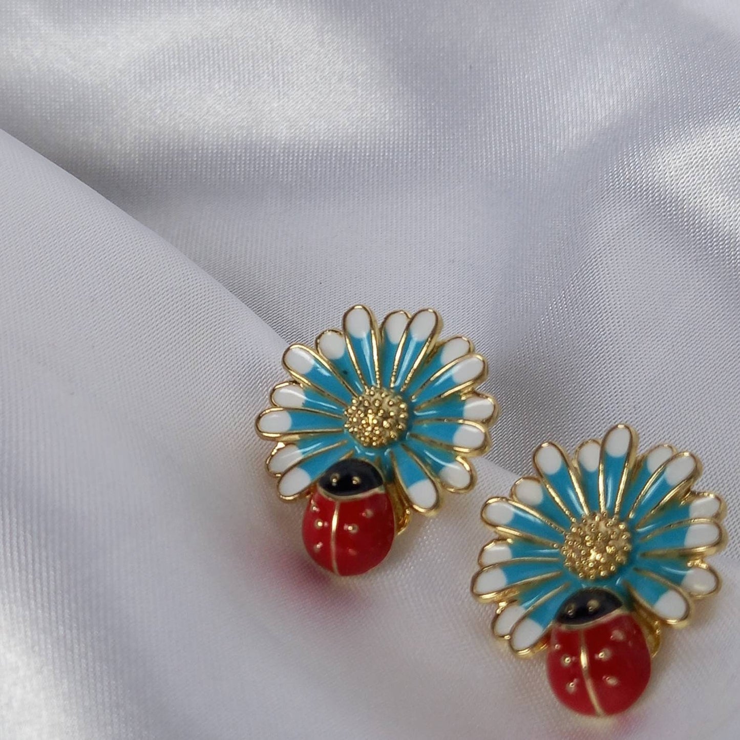 Flower Stud Earrings - Flower Earrings,Flower Jewlellery,Ladybug Earrings,Ladybug Jewellery,Daisy Earrings,Daisy Jewellery,Gold Earrings