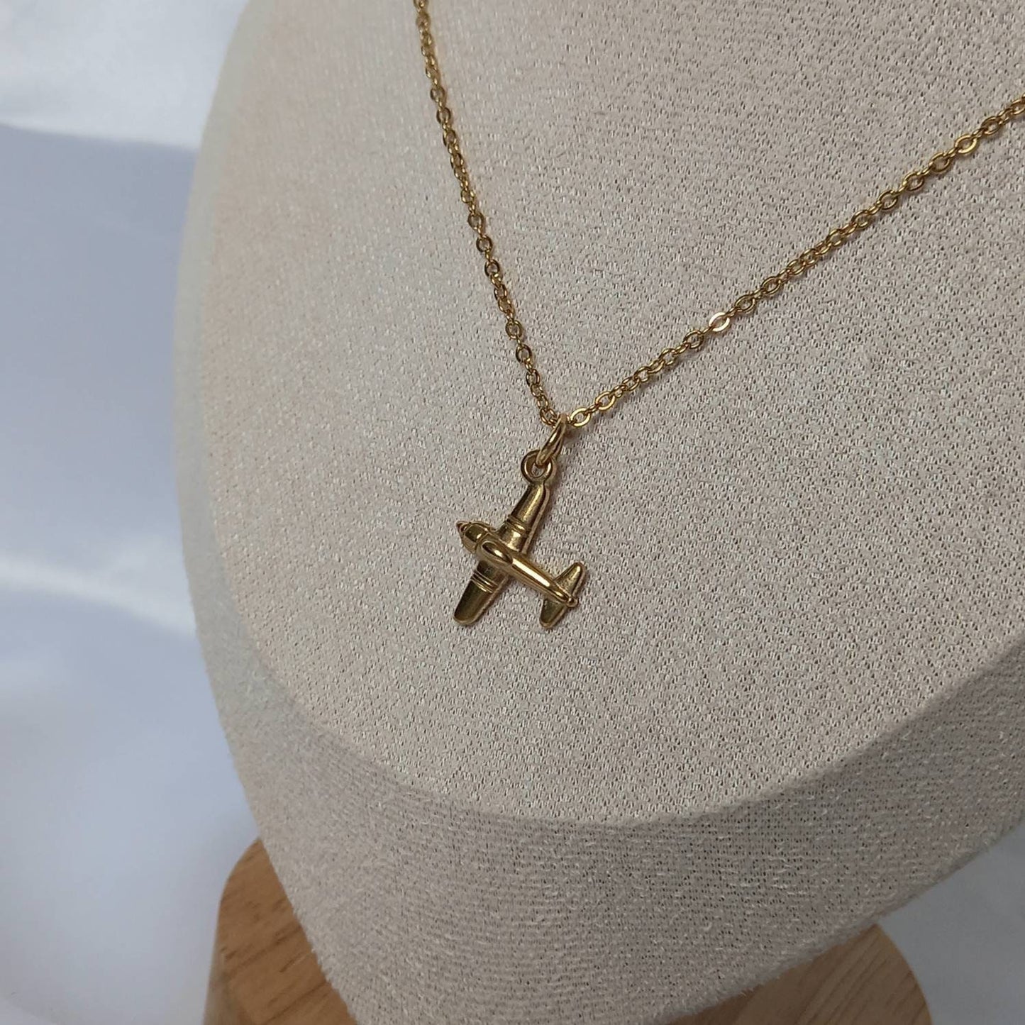 Gold Plane Chain Necklace - Small Gold Necklaces In The UK,Gold Necklace In The UK,Plane Lover Gift,Airplane Lover Jewellery,Airplanes