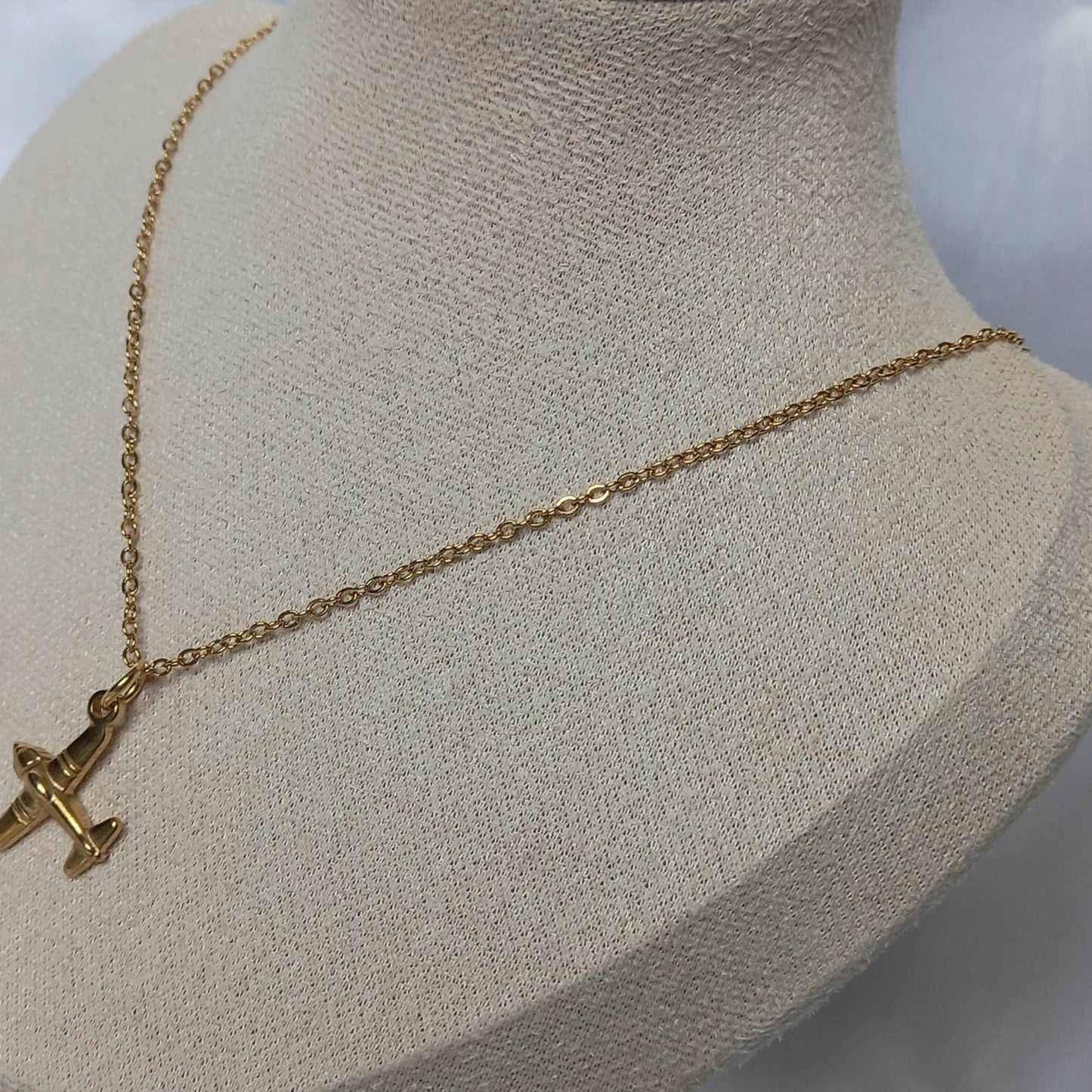 Gold Plane Chain Necklace - Small Gold Necklaces In The UK,Gold Necklace In The UK,Plane Lover Gift,Airplane Lover Jewellery,Airplanes