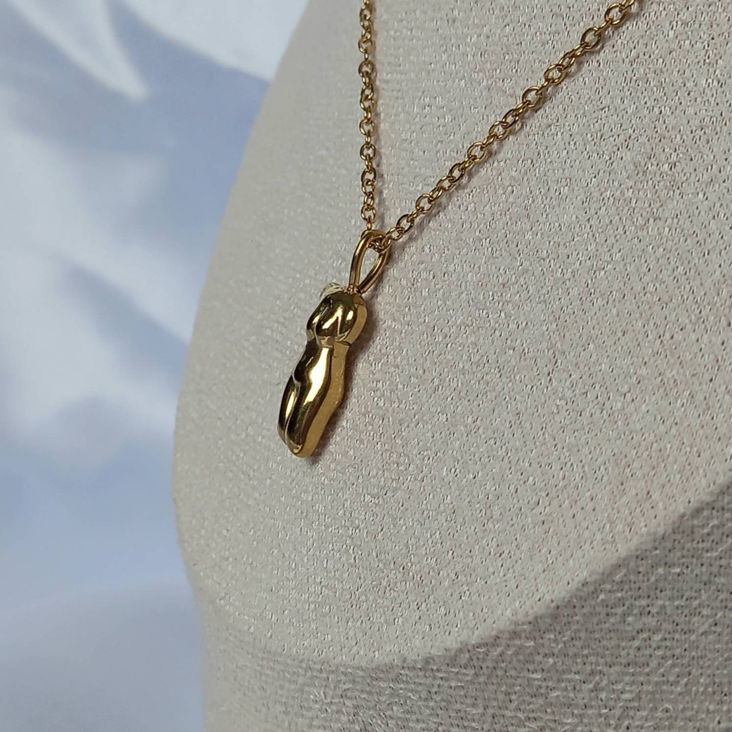 Gold Body Figure Chain Necklace -Gold Necklaces In The UK,Body Necklace,Gold Body Jewellery In The UK,Small Gold Necklace,Fine Gold Necklace