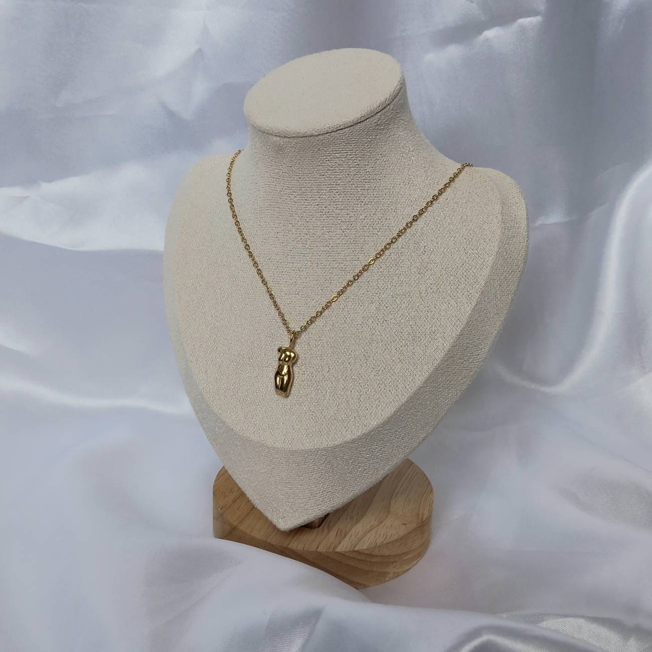 Gold Body Figure Chain Necklace -Gold Necklaces In The UK,Body Necklace,Gold Body Jewellery In The UK,Small Gold Necklace,Fine Gold Necklace