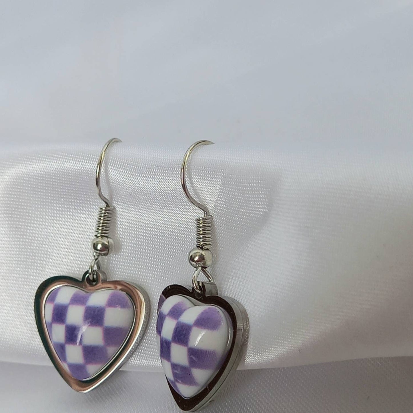 Purple & White Retro Heart Drop Earrings - Purple Heart Earrings In The UK,70's Style Earrings,Silver Earrings,Pink Checkered Jewellery