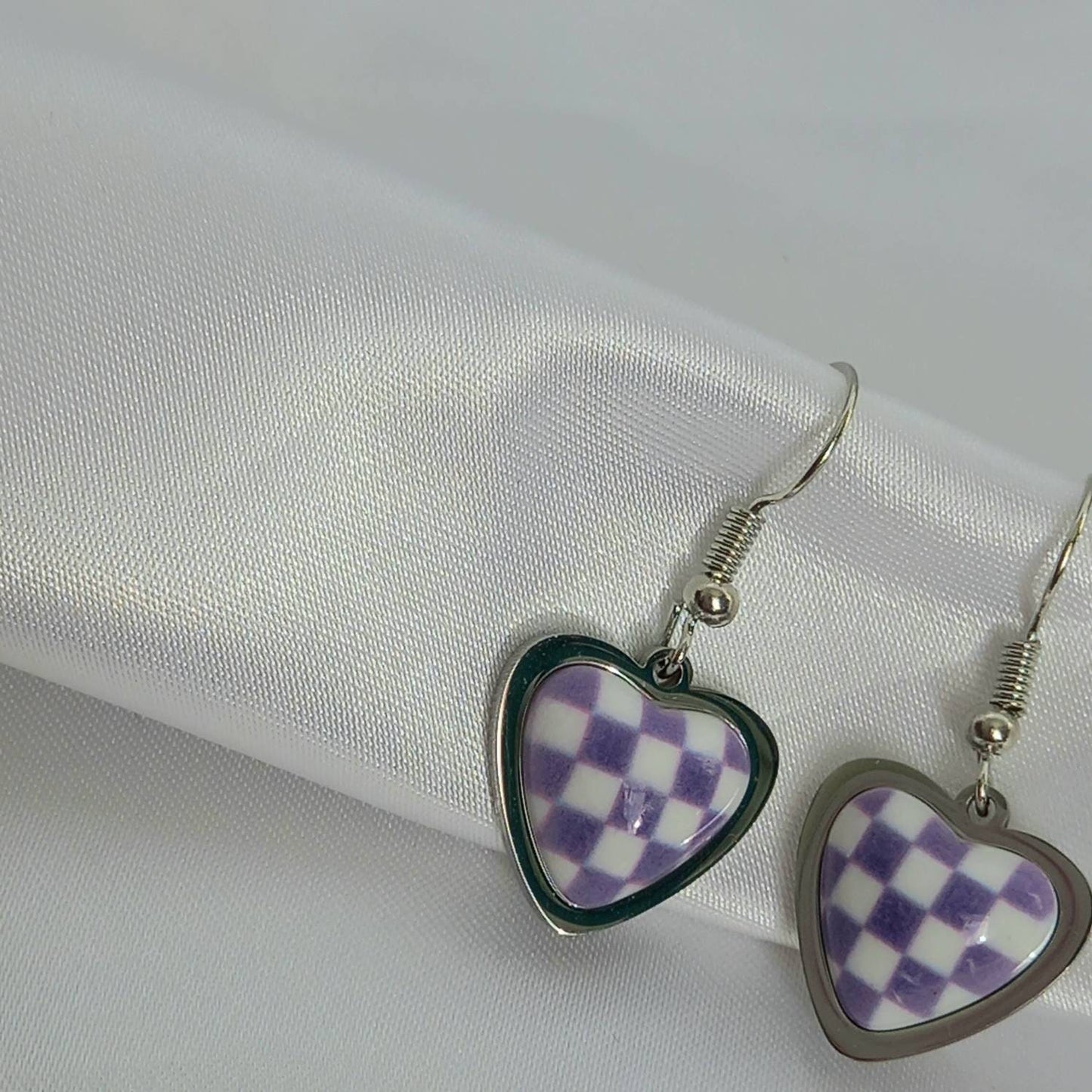 Purple & White Retro Heart Drop Earrings - Purple Heart Earrings In The UK,70's Style Earrings,Silver Earrings,Pink Checkered Jewellery