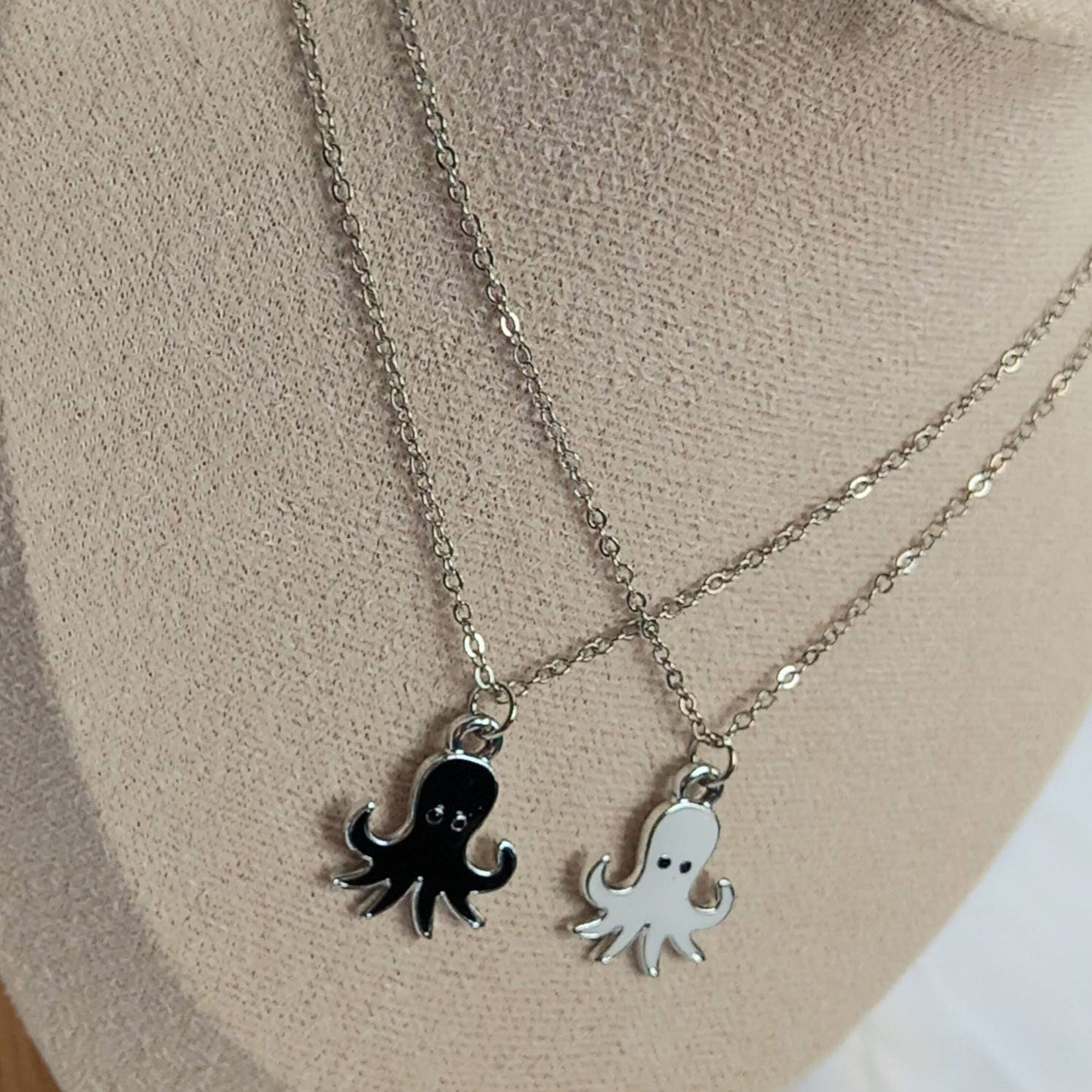 2 Piece Octopus Friendship Necklace Set - Bestie Necklace,Matching Necklaces,2 Best Friends Necklace,Novelty Friendship Necklace Set,Gift