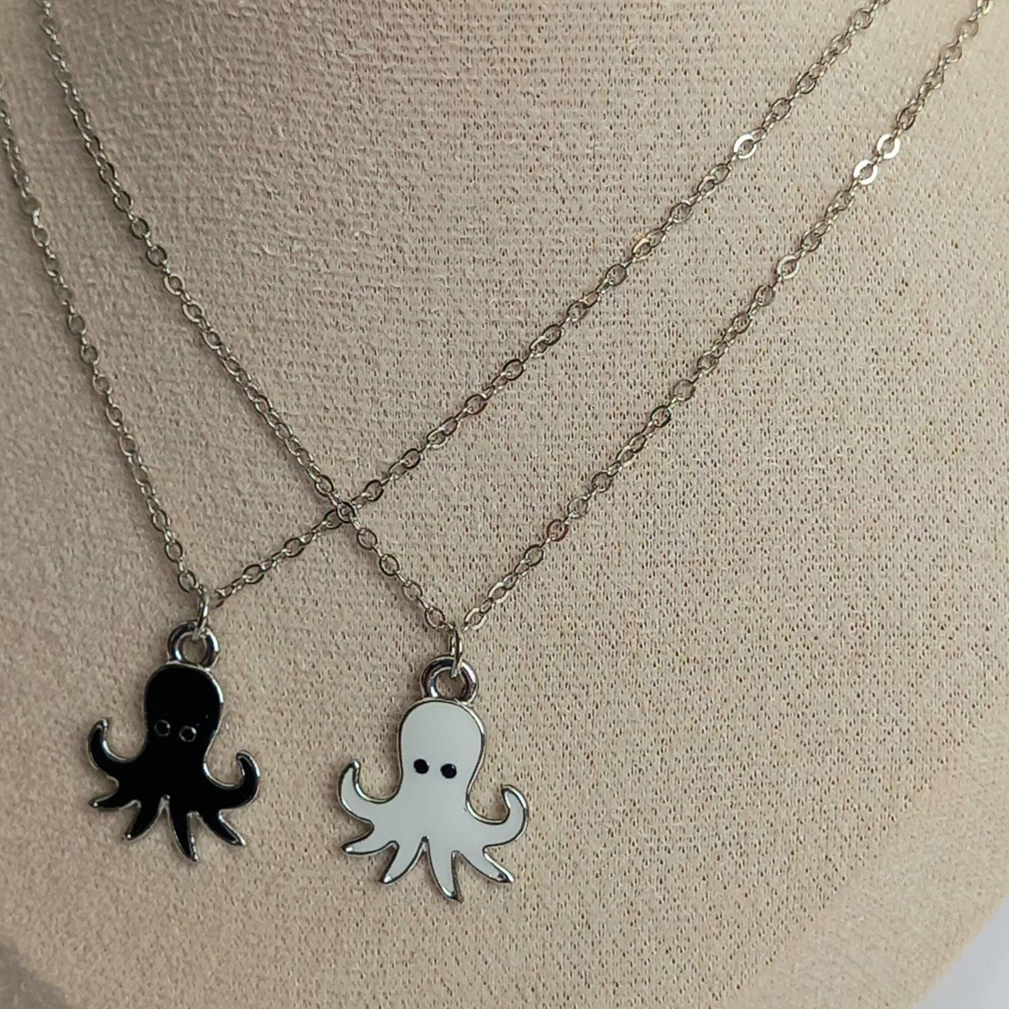 2 Piece Octopus Friendship Necklace Set - Bestie Necklace,Matching Necklaces,2 Best Friends Necklace,Novelty Friendship Necklace Set,Gift