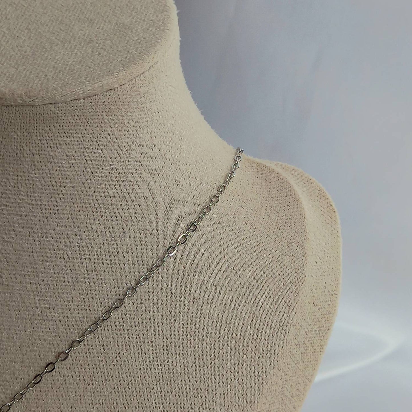 Silver Bumble Bee Necklace - Glass Bead Necklace,Silver Jewellery,Bee Necklace,Bee Jewelley,Silver Necklace In The UK,Bee Charm Necklace