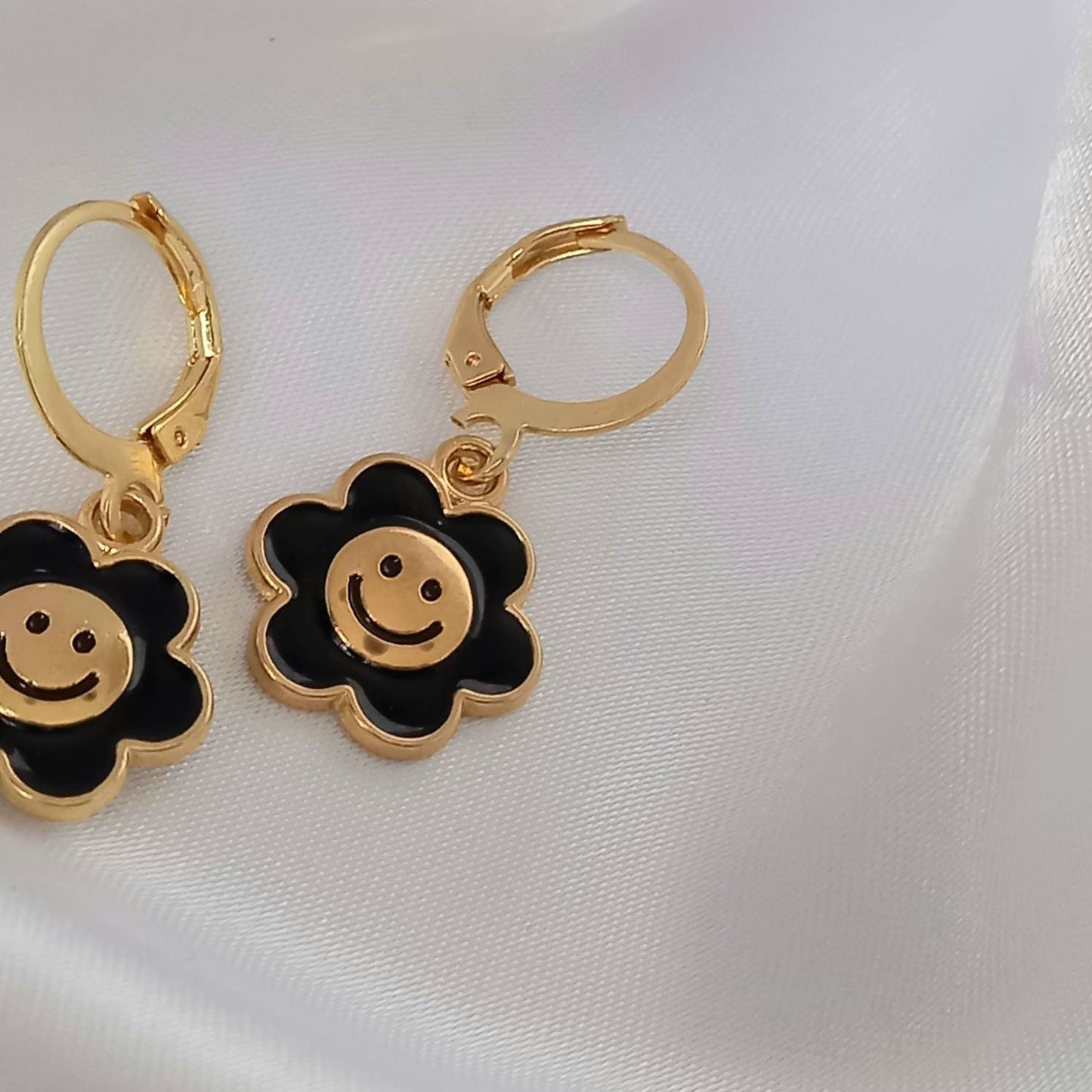 Gold Retro Flower Hoop Earrings-70's Style Earrings,Small Gold Hoops,Vintage Style Earrings,Gold Jewellery In The UK,Gold Earrings In The UK