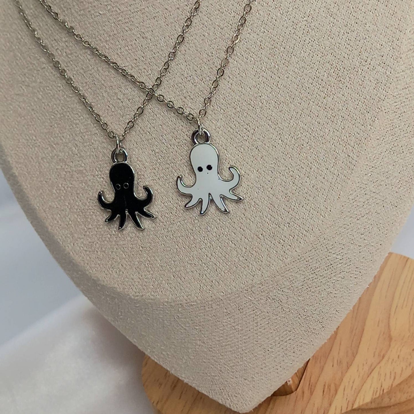 2 Piece Octopus Friendship Necklace Set - Bestie Necklace,Matching Necklaces,2 Best Friends Necklace,Novelty Friendship Necklace Set,Gift