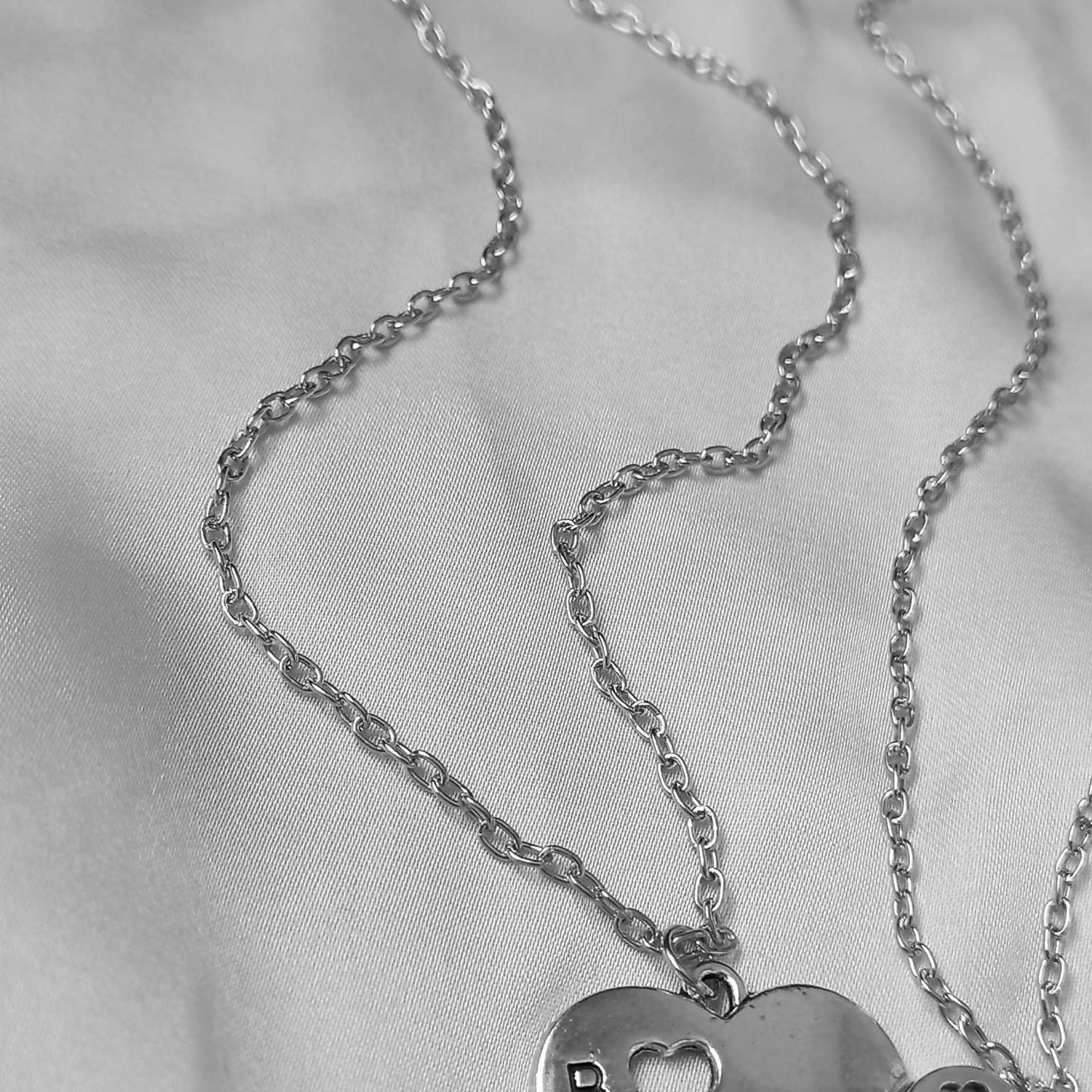 2 Piece Friendship Necklace Set - Bestie Necklace,Matching Necklaces,Heart Best Friends Necklace,Novelty Necklace Set,Friendship Gift Set