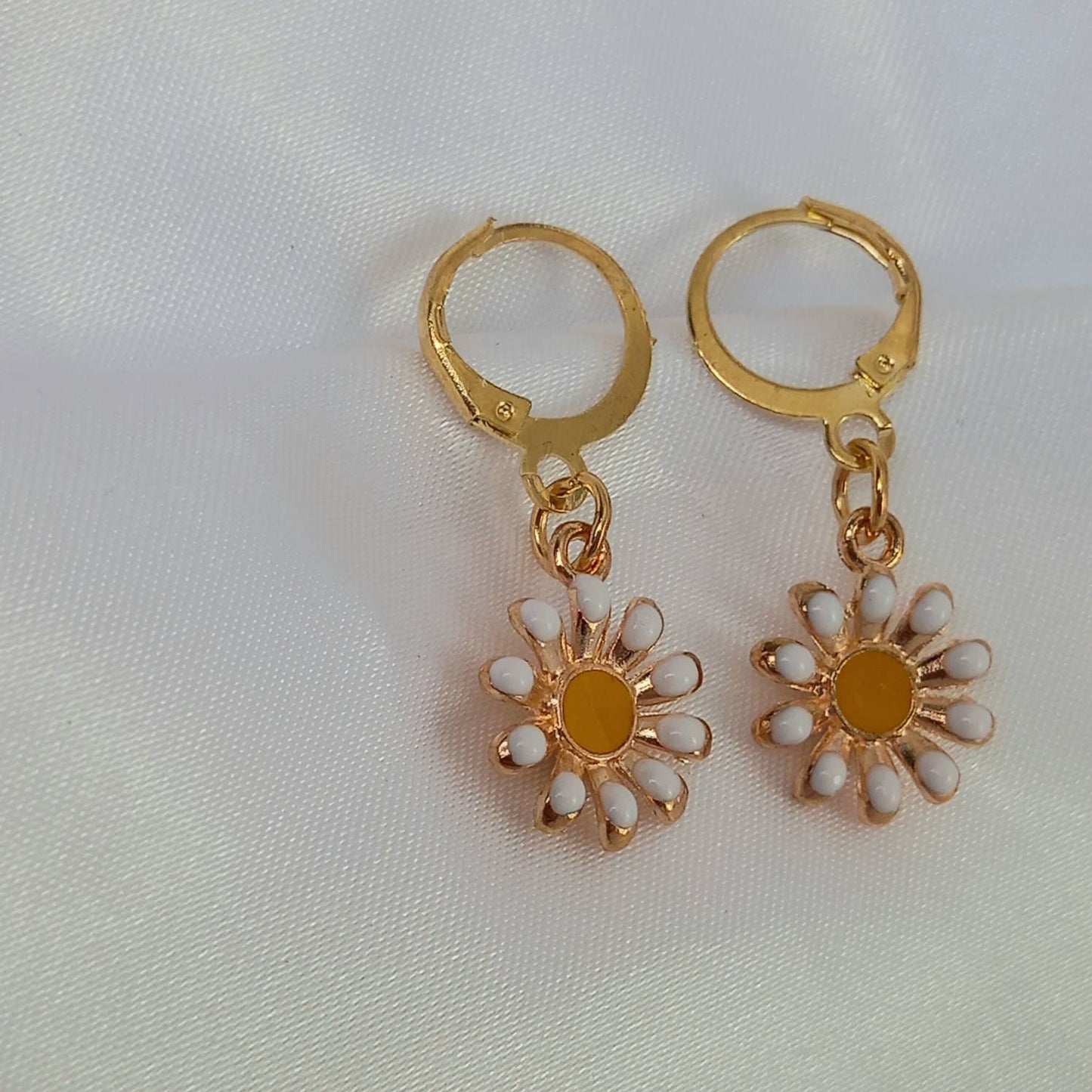 Gold Daisy Earrings - Small Gold Jewellery In The UK,Small Gold Earrings In The UK,Daisy Jewellery,Dasies,Flower Earrings,Flower Jewellery