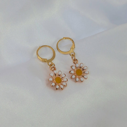 Gold Daisy Earrings - Small Gold Jewellery In The UK,Small Gold Earrings In The UK,Daisy Jewellery,Dasies,Flower Earrings,Flower Jewellery