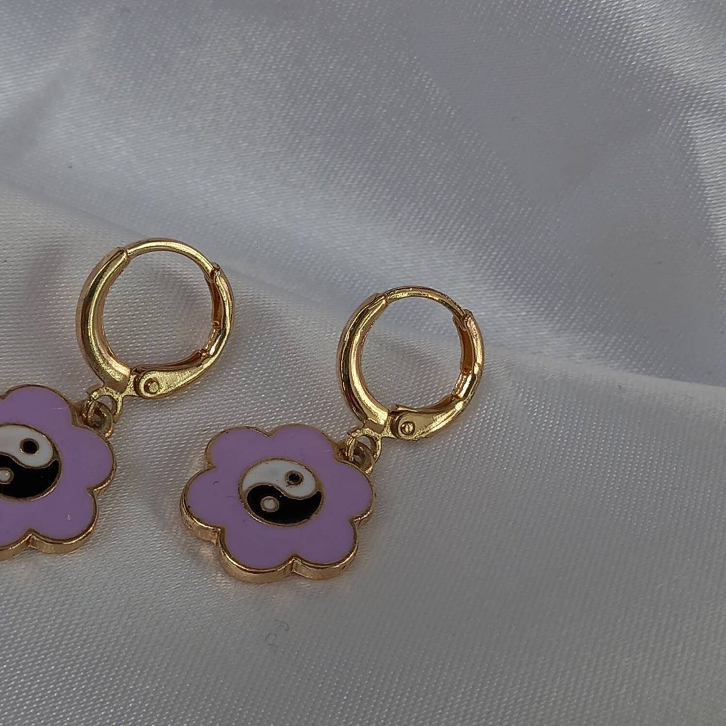 Purple Flower Drop Earrings - Purple Flower Earrings In The UK,Purple Flower Jewlellery In The UK,Retro Earrings,70's Earrings,Yin And Yang
