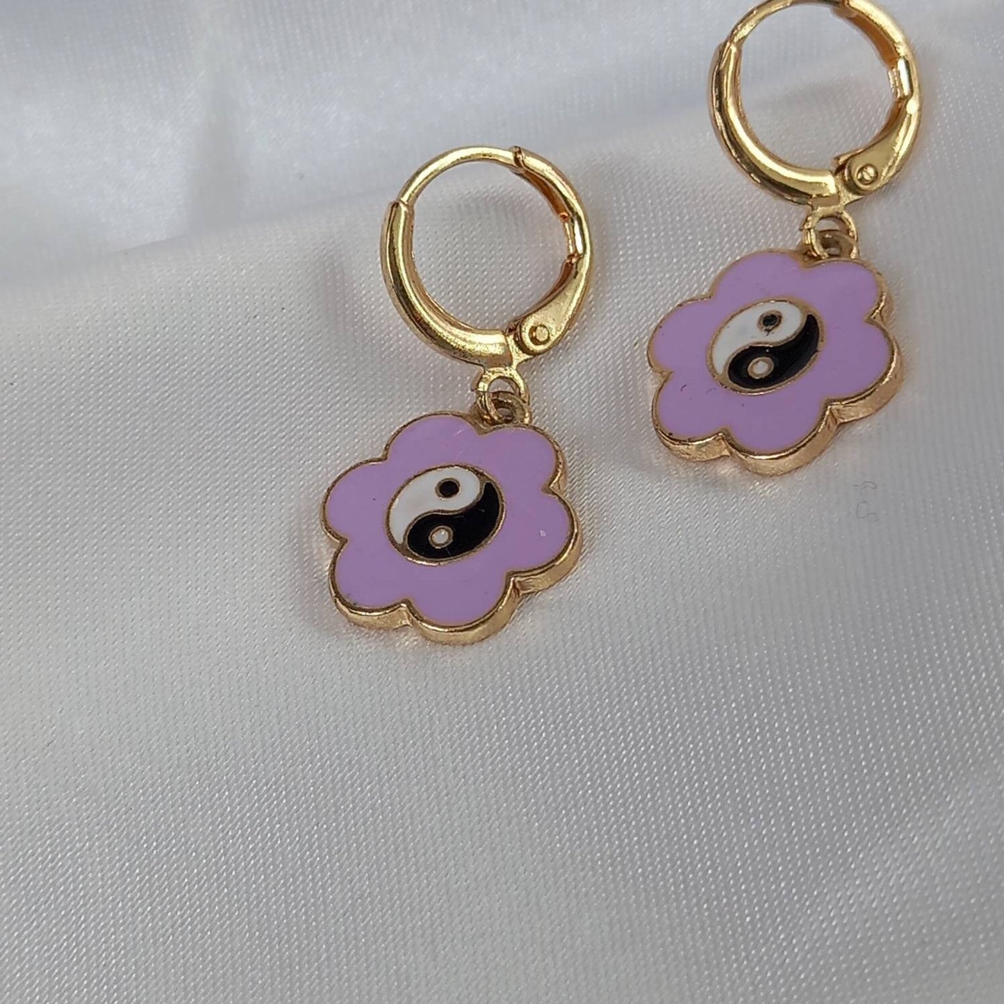 Purple Flower Drop Earrings - Purple Flower Earrings In The UK,Purple Flower Jewlellery In The UK,Retro Earrings,70's Earrings,Yin And Yang