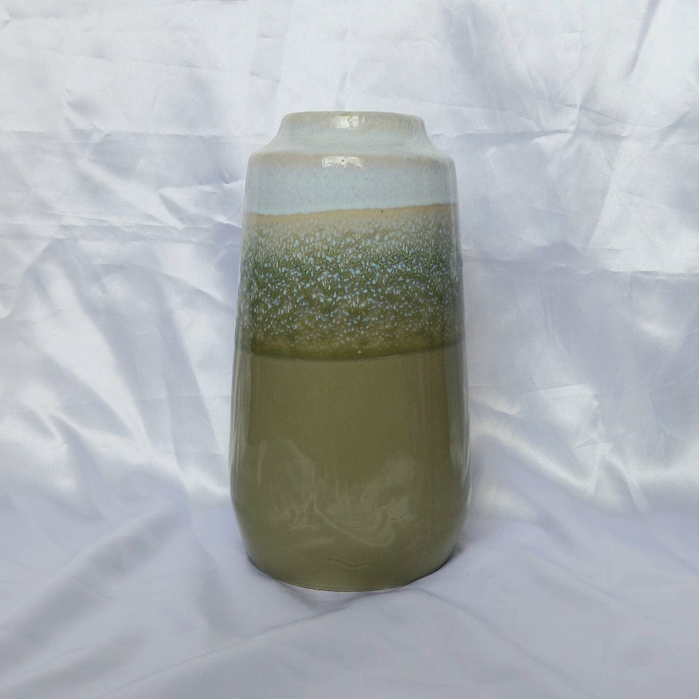 Ceramic Reactive Glaze Vase - Sage Green Vase,Reactive Glaze Ceramics,Flower Arranging,Homeware In The UK,Flowers,Home Decor In The UK