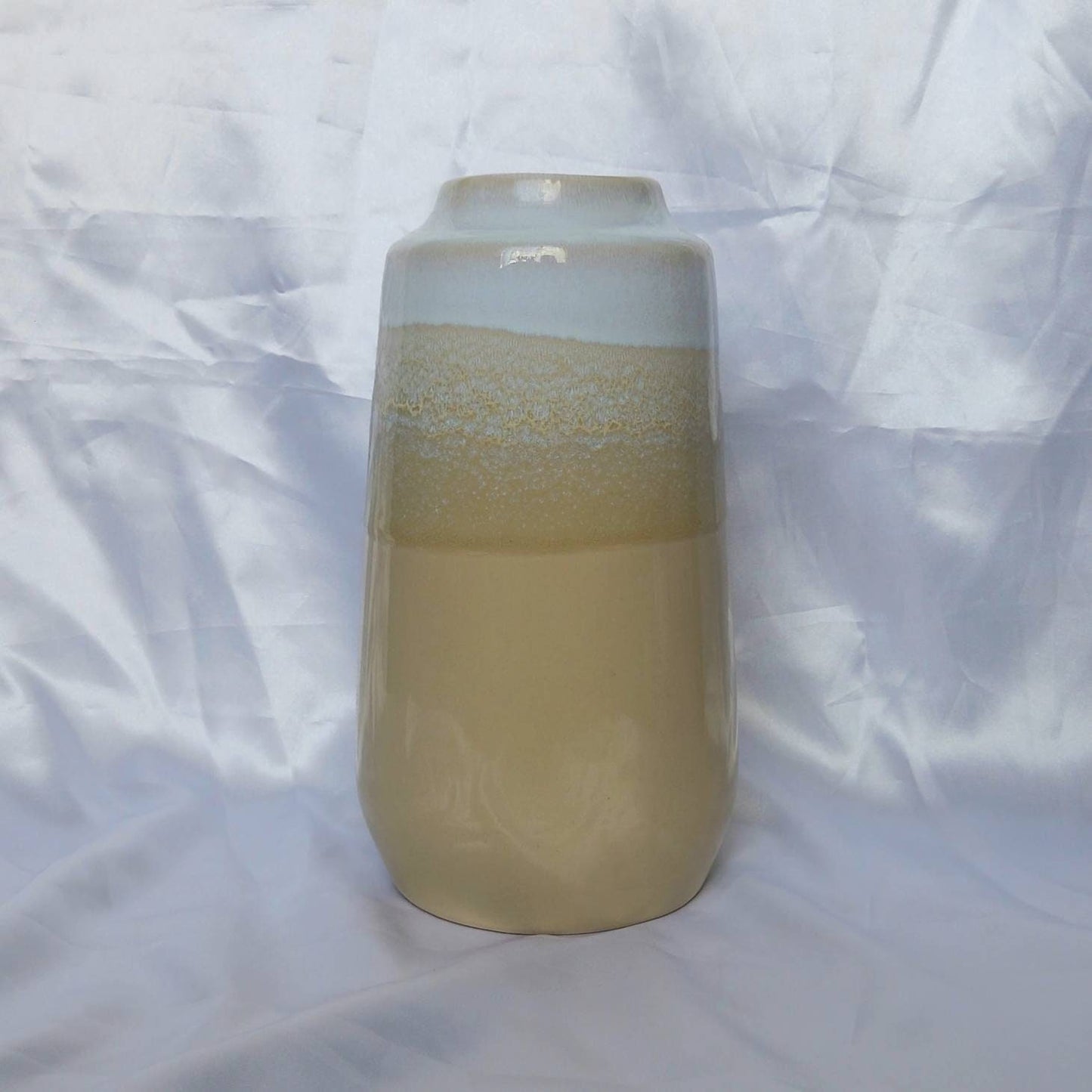 Ceramic Reactive Glaze Vase - Cream Vase,Reactive Glaze Ceramics,Flower Arranging,Homeware In The UK,Flowers,Home Decor In The UK