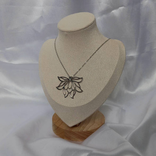 Silver Chain Flower Necklace - Silver Jewellery In The UK,Flower Necklaces In The UK,Chain Necklace,Lotus Flower Necklace,Lotus Jewellery