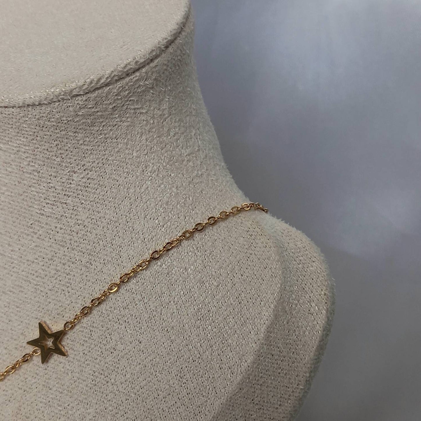 Gold Paper Plane Style Necklace - Small Gold Necklaces In The UK,Gold Jewellery In The UK,Airplane Neclace,Star Necklace,Star Jewellery