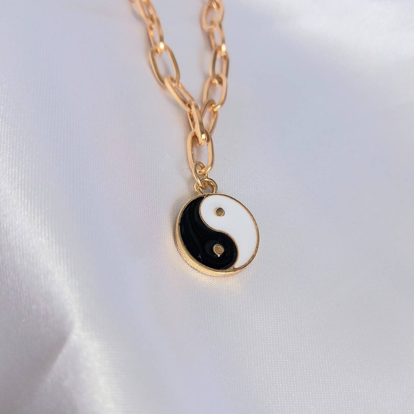 Gold Chain Yin & Yang Necklace-Yin And Yang Necklaces,Retro Necklaces,Gold Necklaces In The UK,Gold Jewellery In The UK,Minimalist Necklaces
