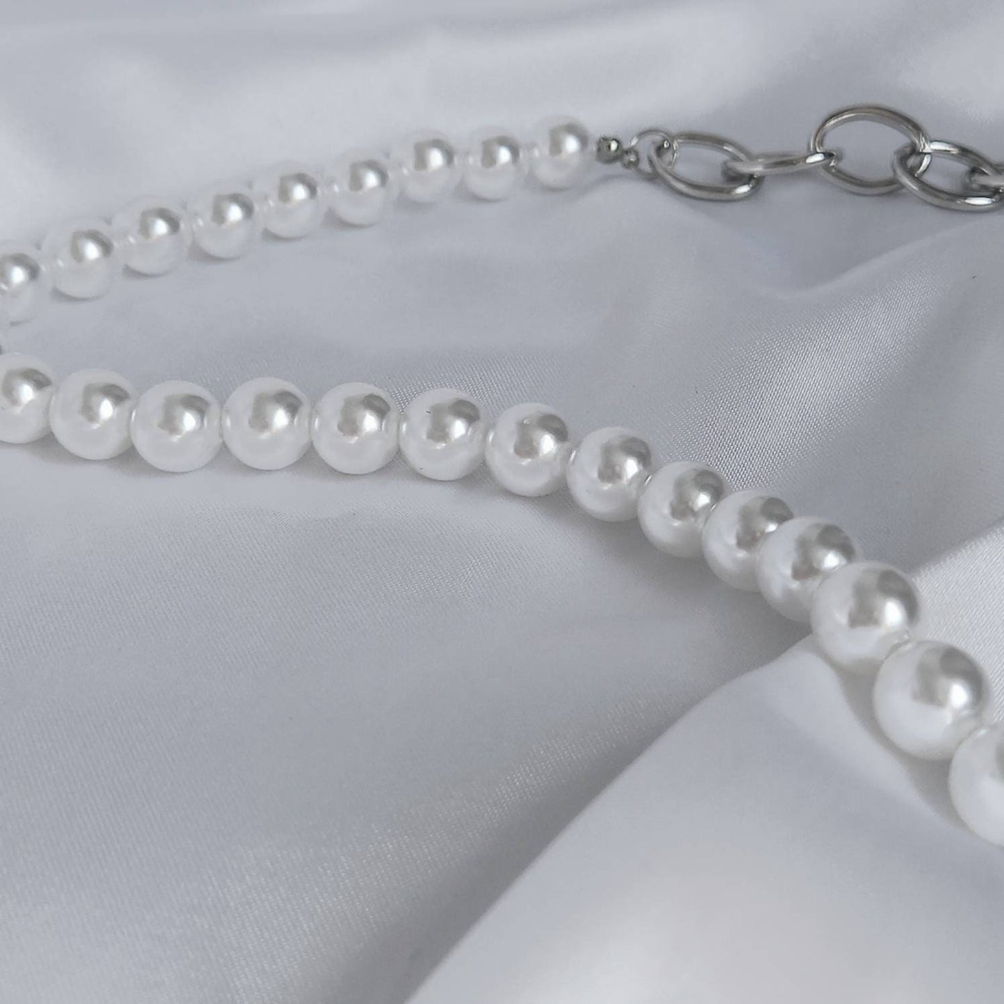 Silver Chain & Pearl Necklace - Faux Pearl Necklaces In The UK,Chunky Necklace,Chunky Jewellery,Silver Jewellery In The UK,Silver Necklaces