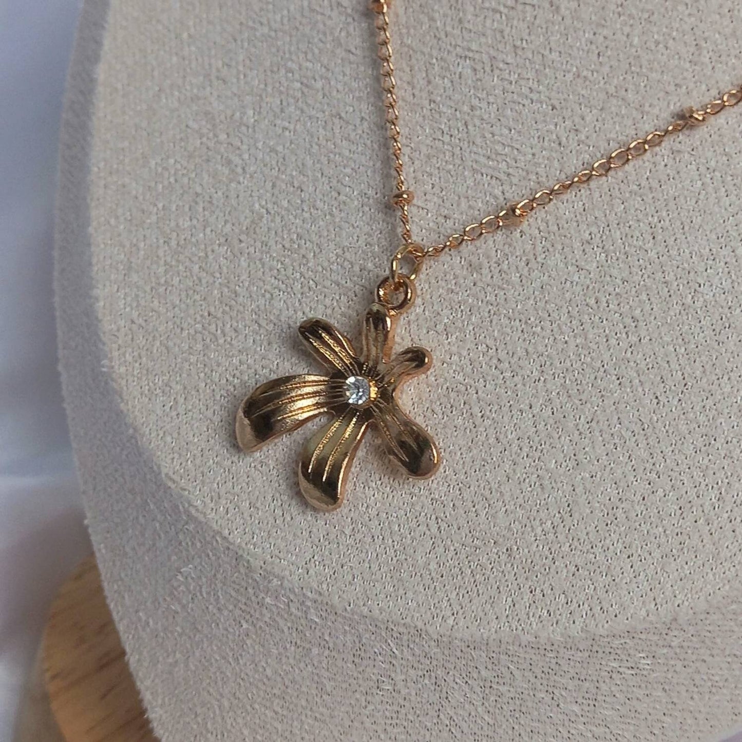 Gold Flower Charm Necklace - Retro Flower Necklaces,Gold Necklaces In The UK,Gold Jewellery In The UK,Flower Necklaces,Floral Jewellery