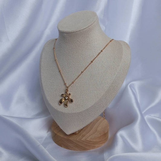 Gold Flower Charm Necklace - Retro Flower Necklaces,Gold Necklaces In The UK,Gold Jewellery In The UK,Flower Necklaces,Floral Jewellery