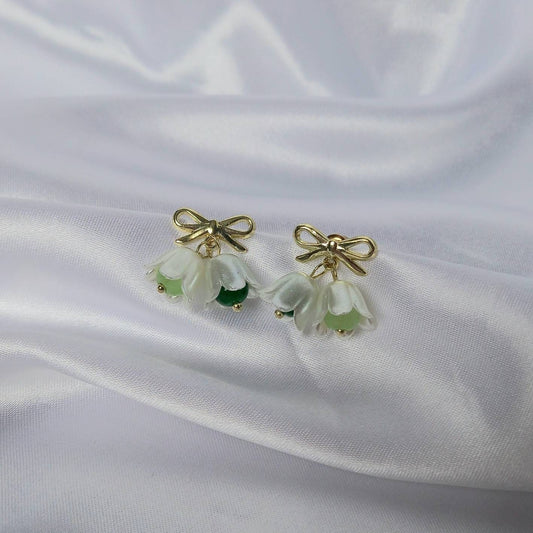 Gold Flower Stud Earrings-Flower Earrings,Flower Jewlellery,Gold Earrings,Bow Earrings,Gold Stud Earrings In The UK,Gold Jewellery In The UK