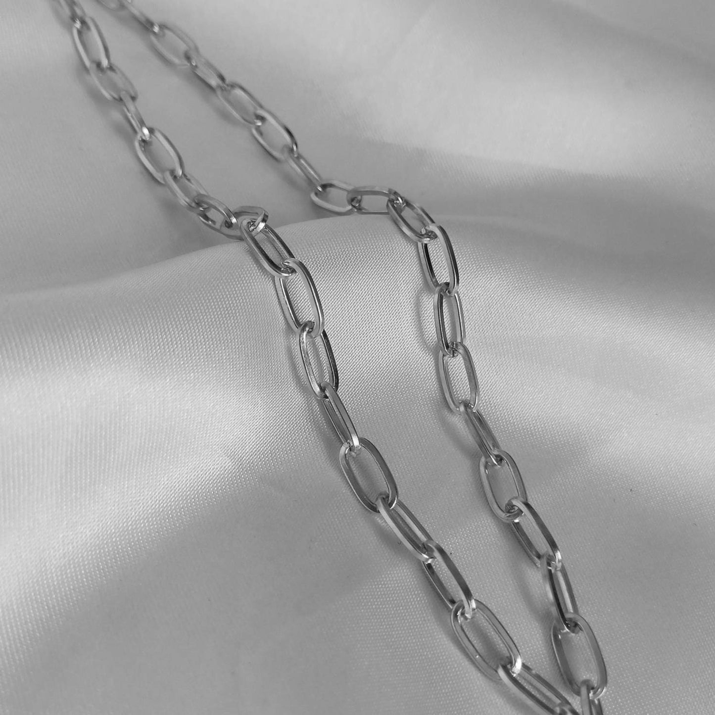 Silver Chain Yin & Yang Necklace-Yin And Yang Necklaces,Retro Necklaces,Silver Necklaces In The UK,Jewellery In The UK,Minimalist Necklaces